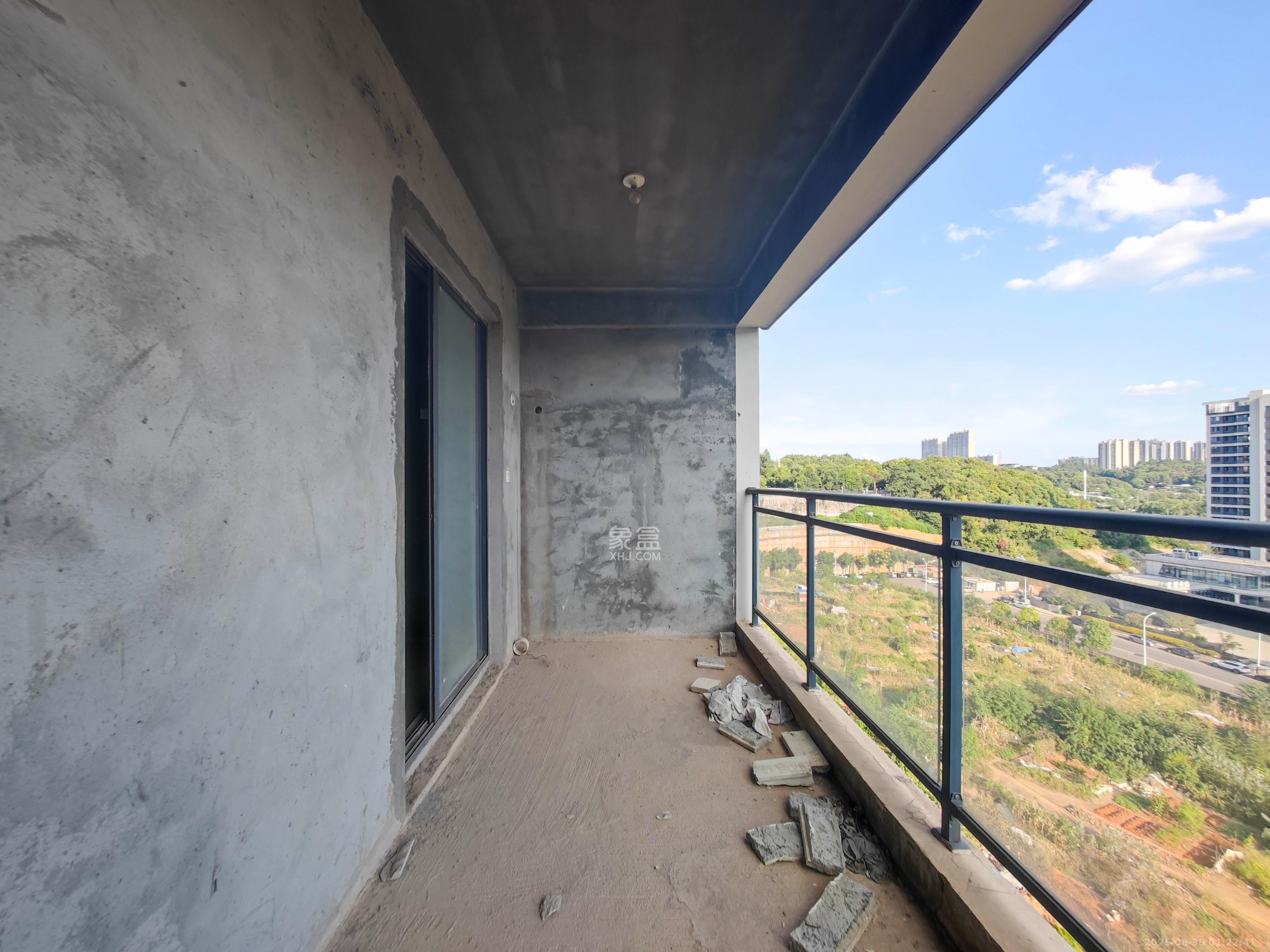 森林城  4室2厅2卫    163.0万 森林城  4室2厅2卫    163.0万阳台