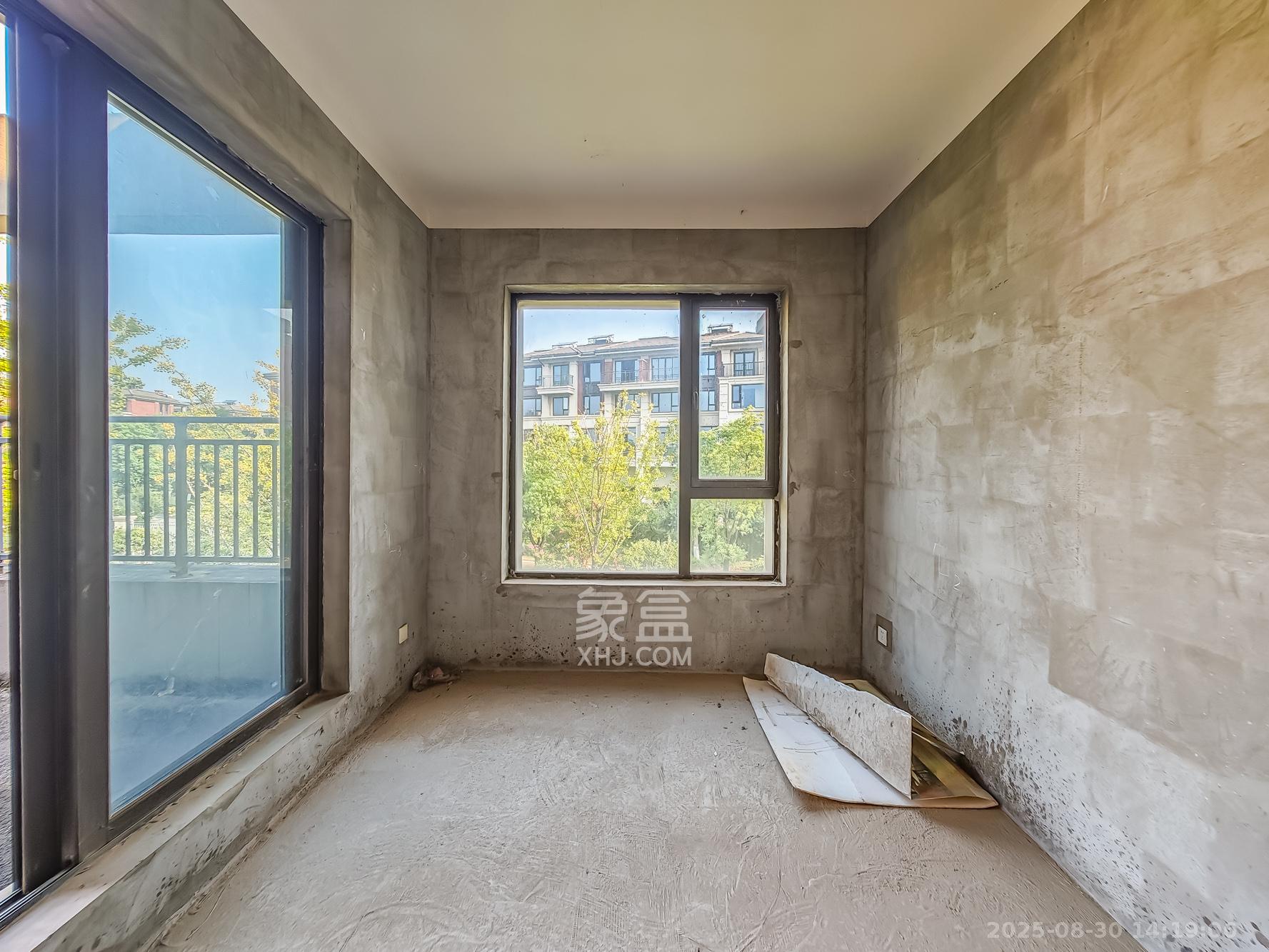 恒基旭辉湖山赋  6室3厅4卫    458.0万卧室