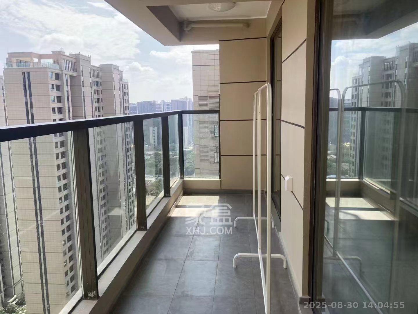 龙湖铂金中心(龙湖春江郦城)  4室2厅2卫    5300.0元/月 龙湖铂金中心(龙湖春江郦城)  4室2厅2卫    5300.0元/月室内图