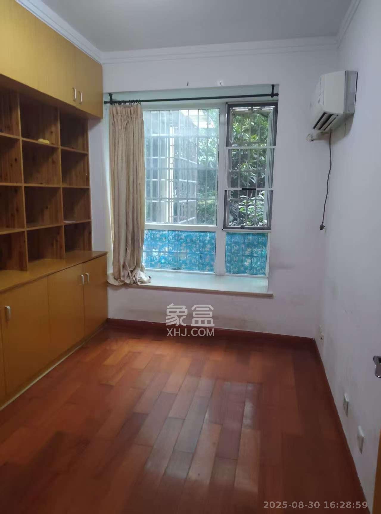 八方小区D区 4室2厅2卫 4000.0元/月 八方小区D区 4室2厅2卫 4000.0元/月室内图