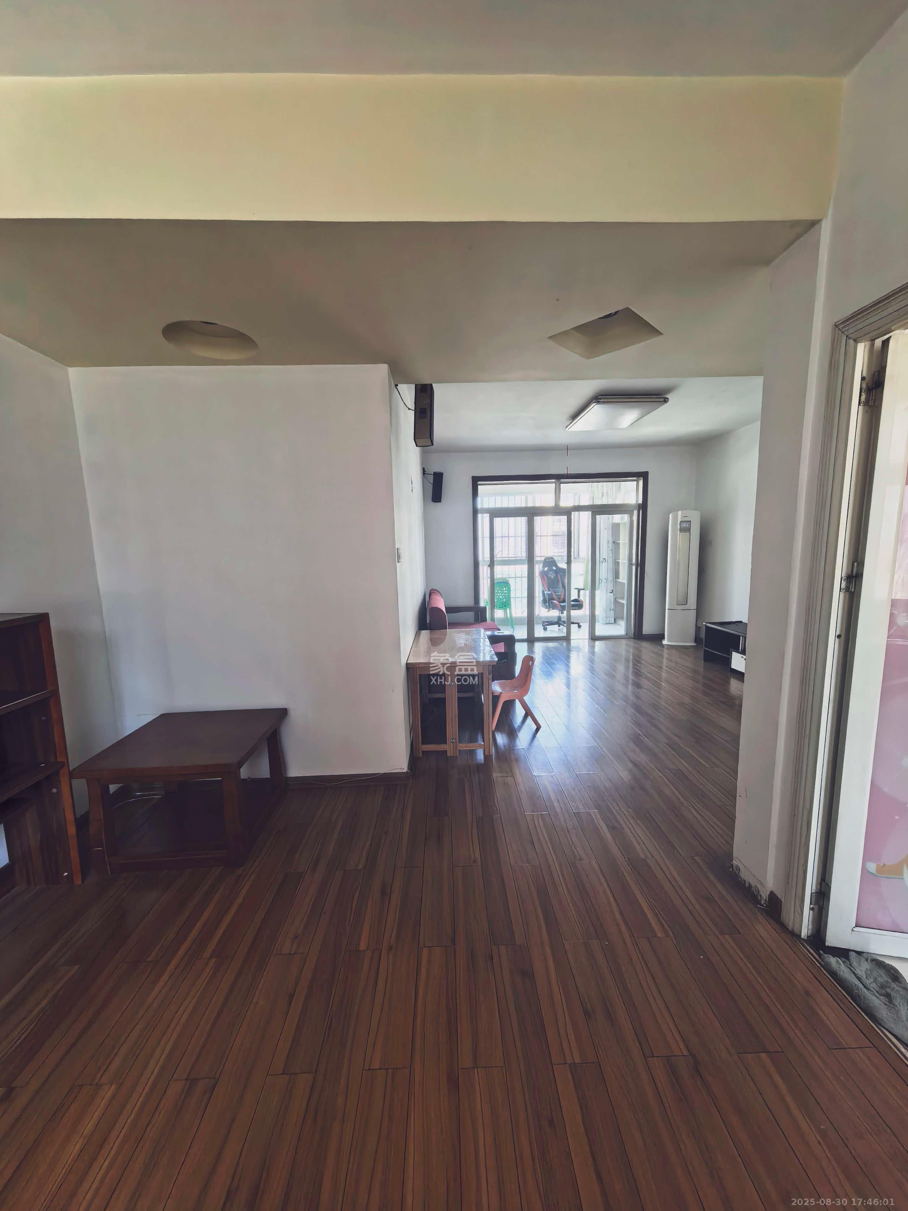 江临天下  2室2厅1卫    2000.0元/月 江临天下  2室2厅1卫    2000.0元/月室内图