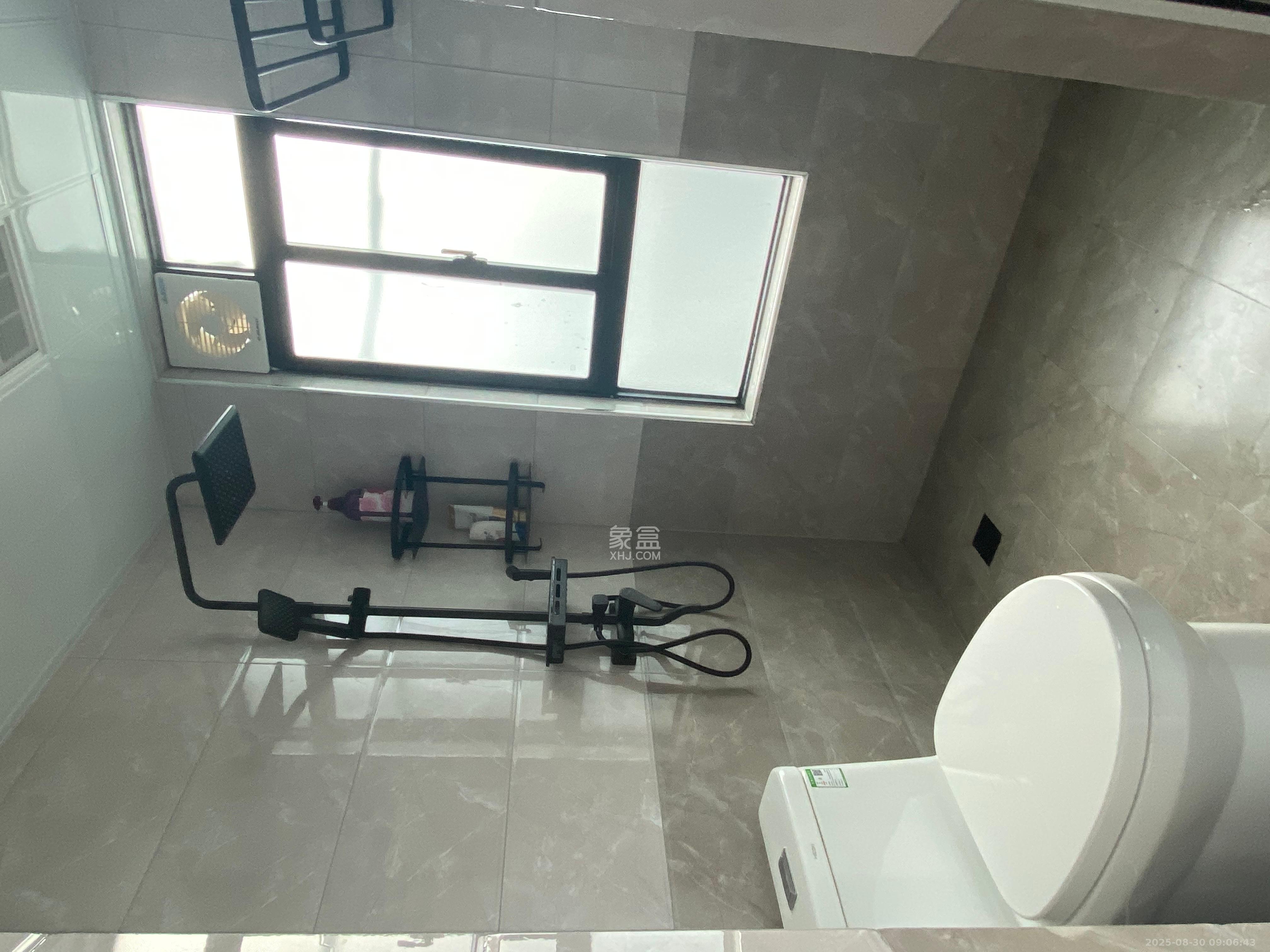 东盈商业广场(华泉城市广场)  1室0厅0卫    3300.0元/月 东盈商业广场(华泉城市广场)  1室0厅0卫    3300.0元/月室内图