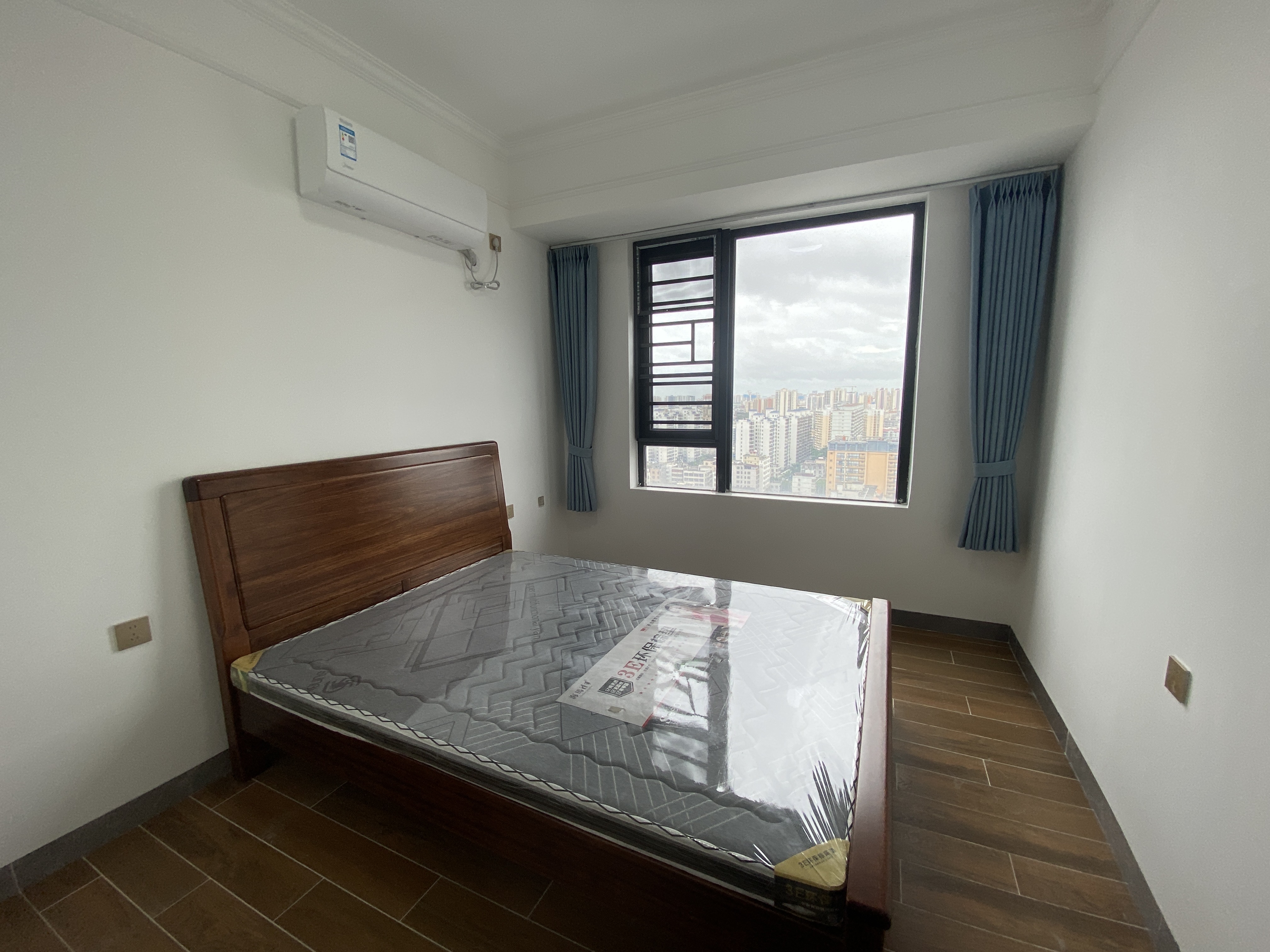 天街华府(海南新天地) 3室1厅1卫 3500.0元/月 天街华府(海南新天地) 3室1厅1卫 3500.0元/月室内图