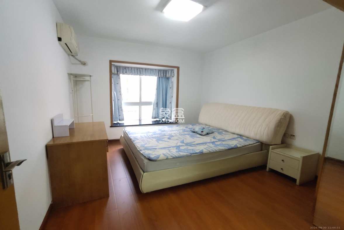 麓谷E家人 3室2厅2卫 2500.0元/月 麓谷E家人 3室2厅2卫 2500.0元/月室内图