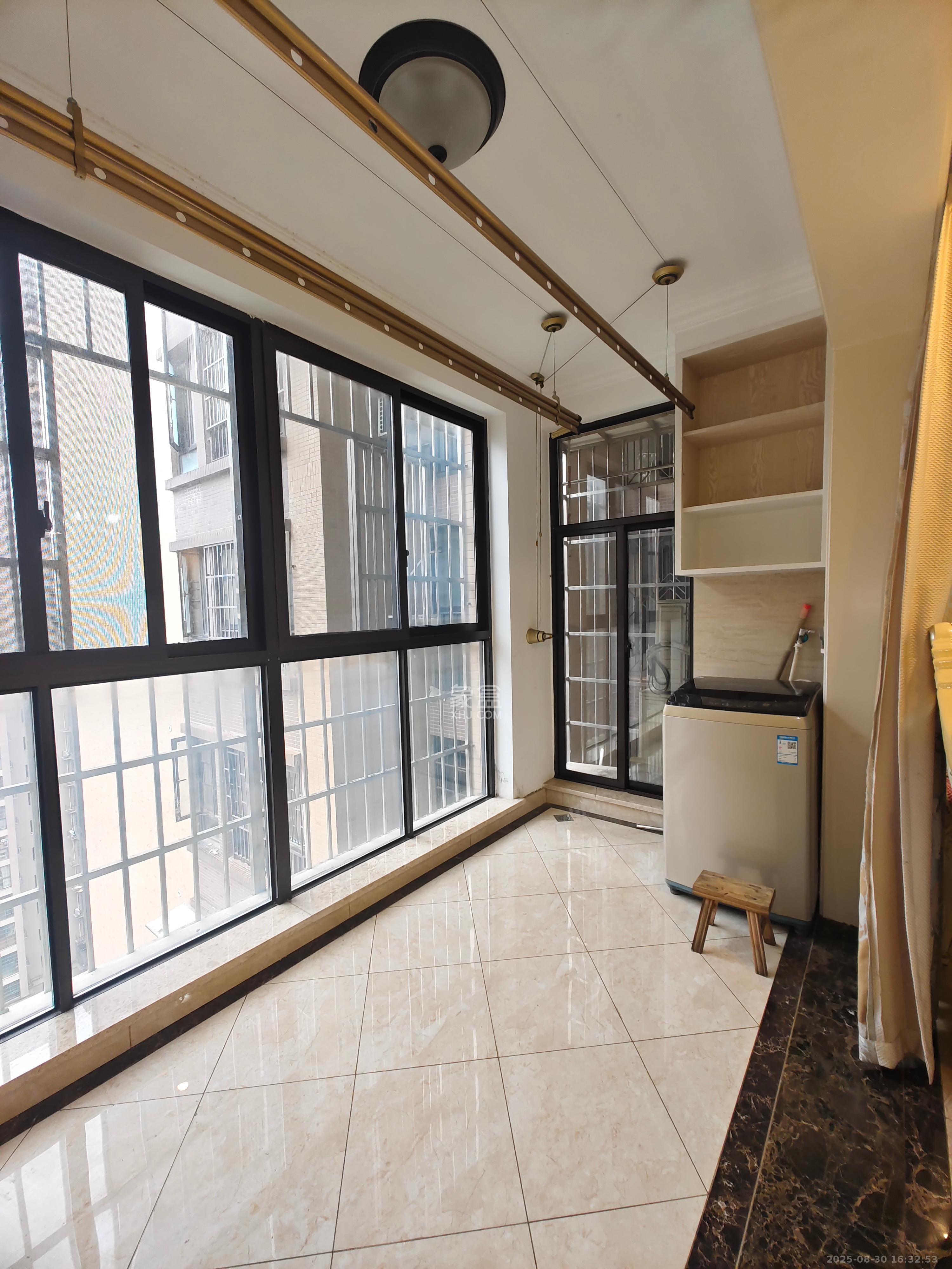 华润凤凰城三期 3室2厅2卫 2500.0元/月 华润凤凰城三期 3室2厅2卫 2500.0元/月室内图