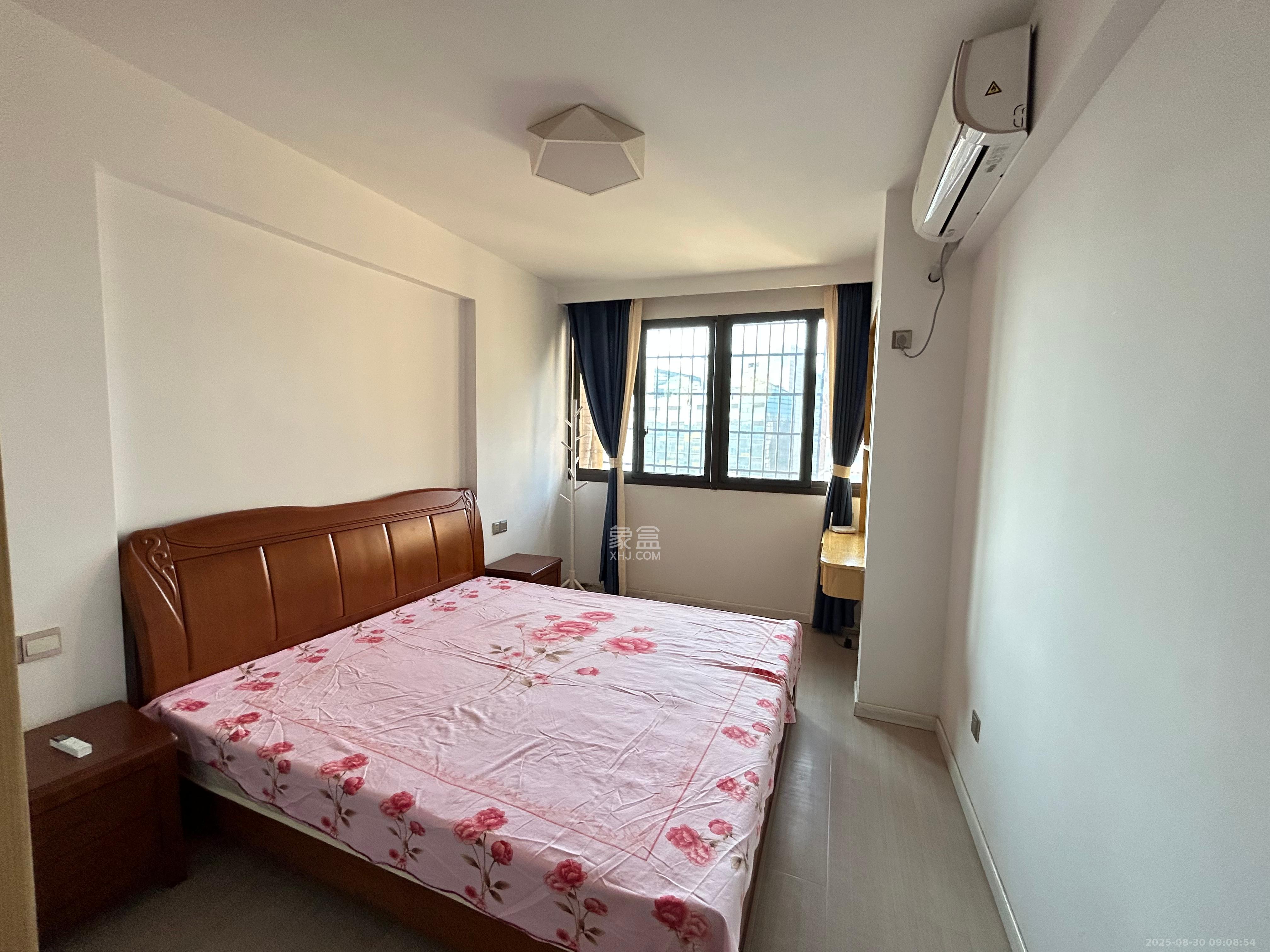 中信凯旋城（中信新城四期）  4室2厅2卫    3000.0元/月室内图