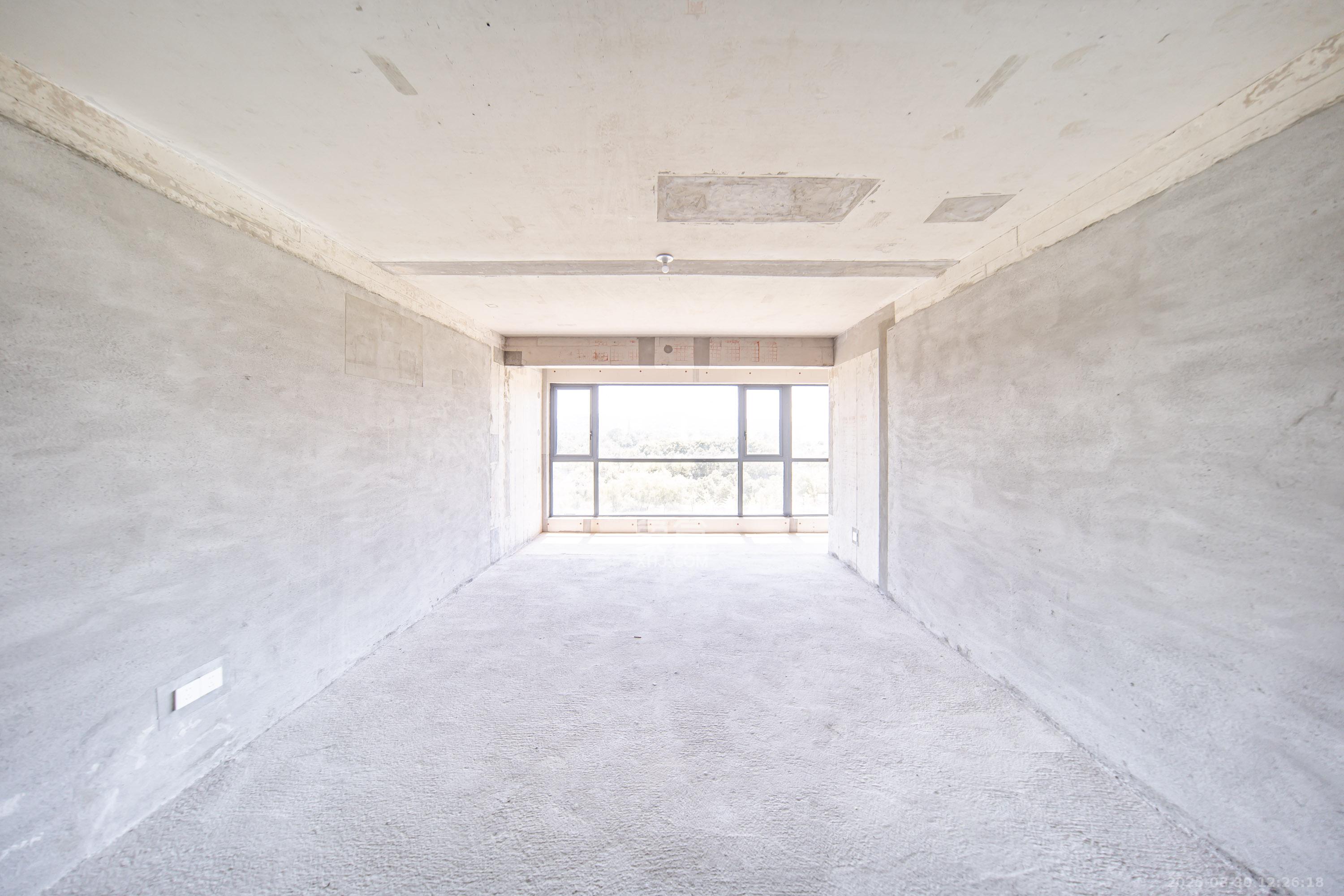 中建钰山湖  4室2厅2卫   210.00万客厅