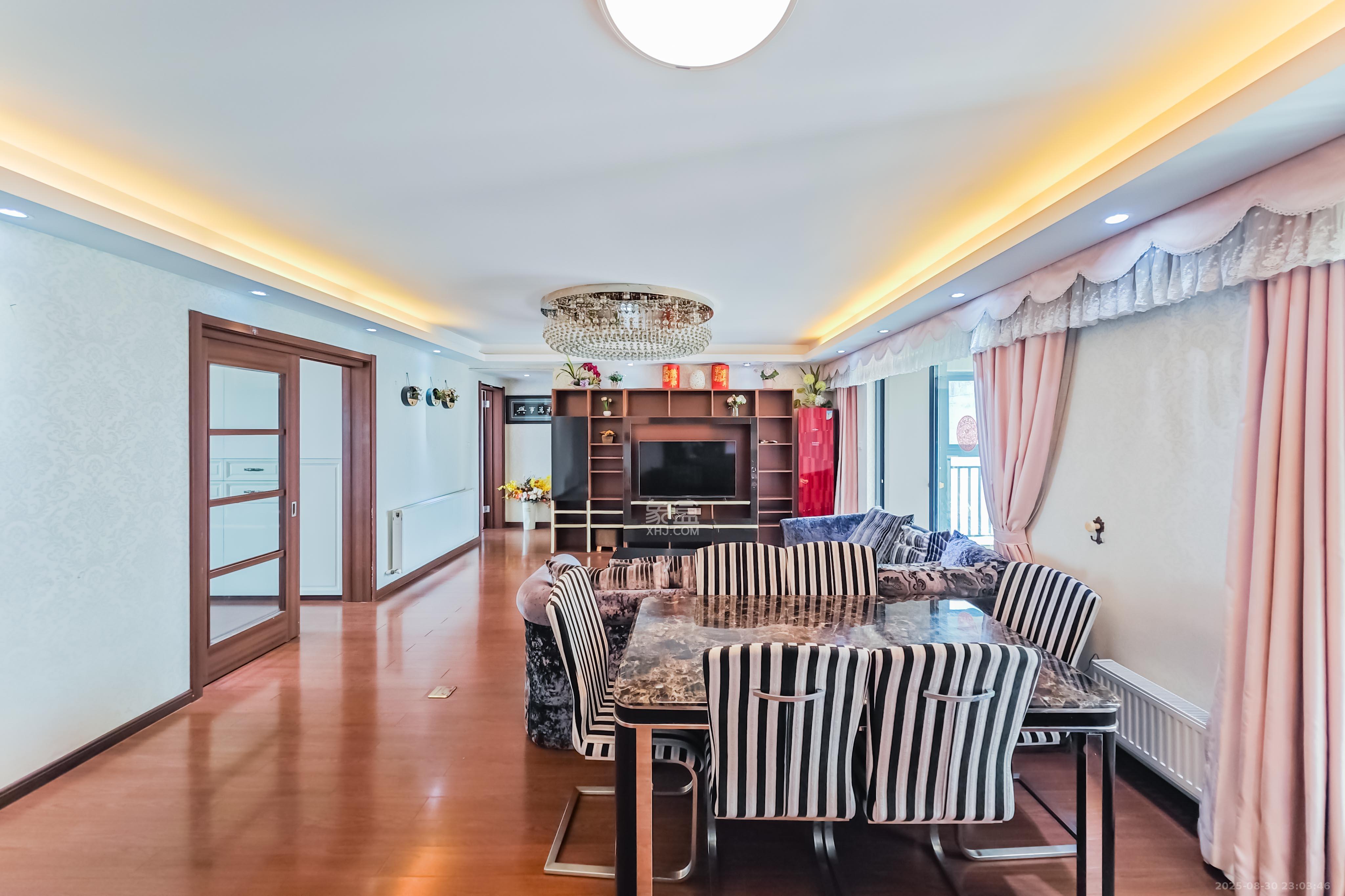 万科金域华府三四期  4室2厅2卫    122.0万 万科金域华府三四期  4室2厅2卫    122.0万客厅