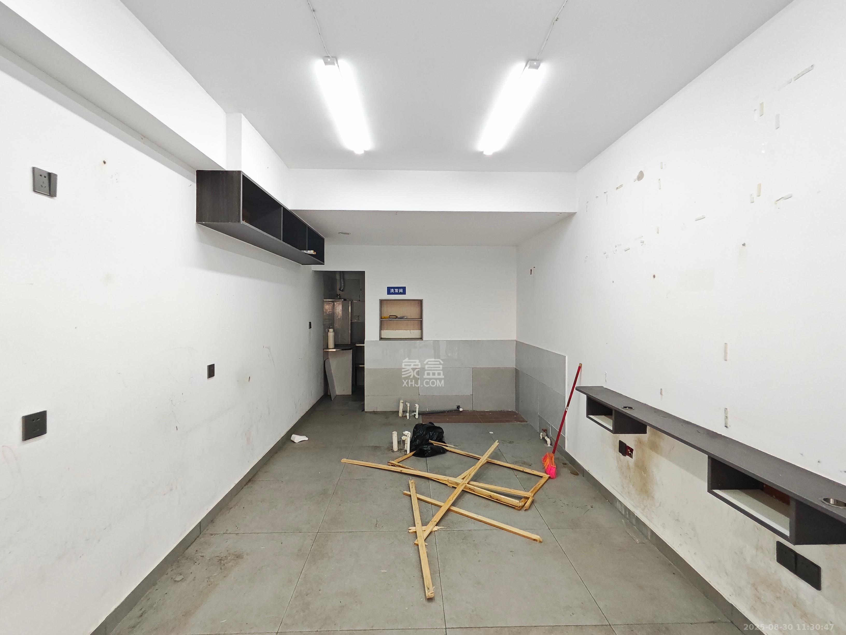 石岭小区A区  1室0厅0卫   1300.00元/月室内图
