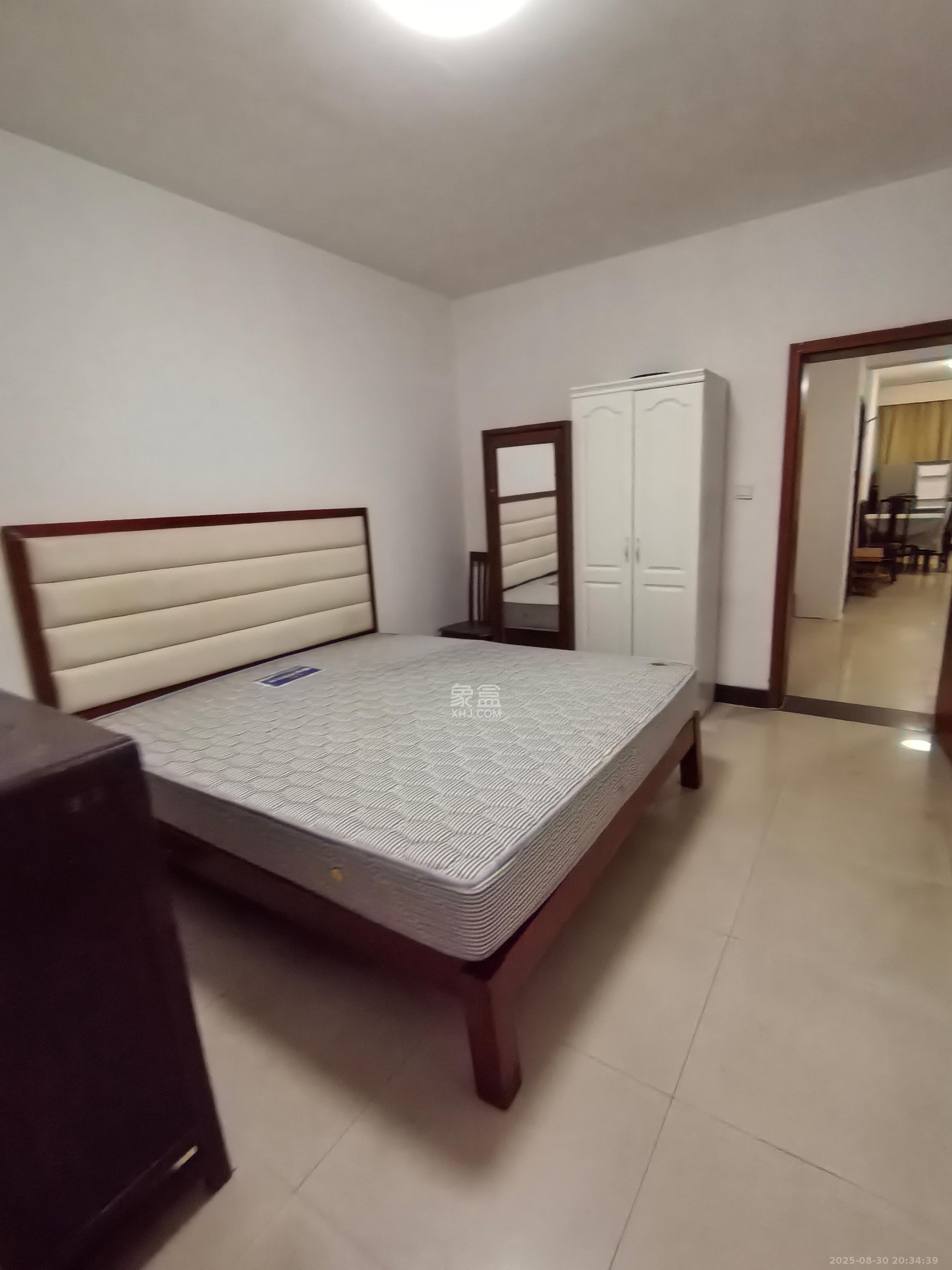 中南汽车世界 2室1厅1卫 1300.0元/月 中南汽车世界 2室1厅1卫 1300.0元/月室内图