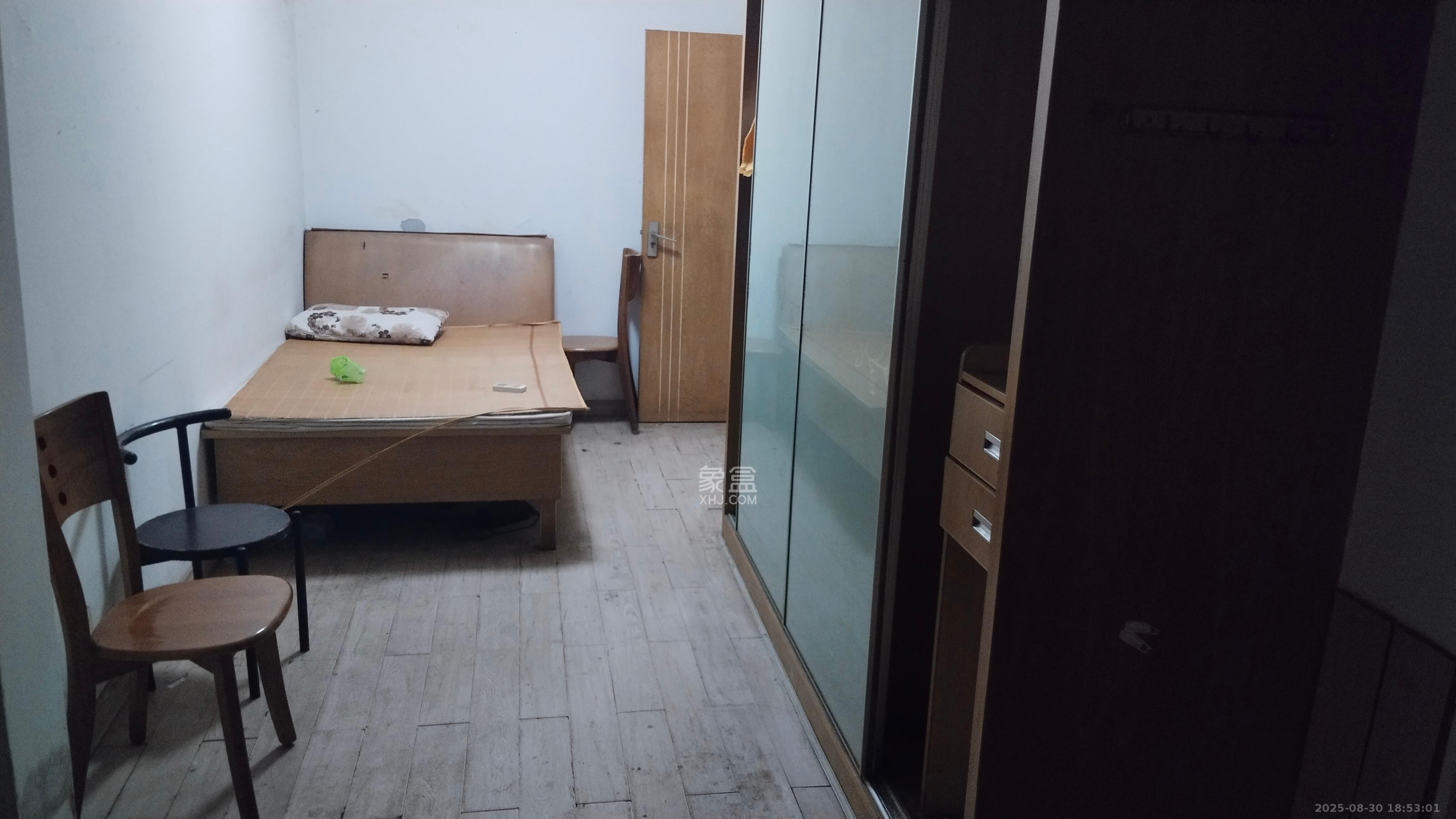 金麓西岸和苑  2室1厅1卫    1600.0元/月 金麓西岸和苑  2室1厅1卫    1600.0元/月室内图