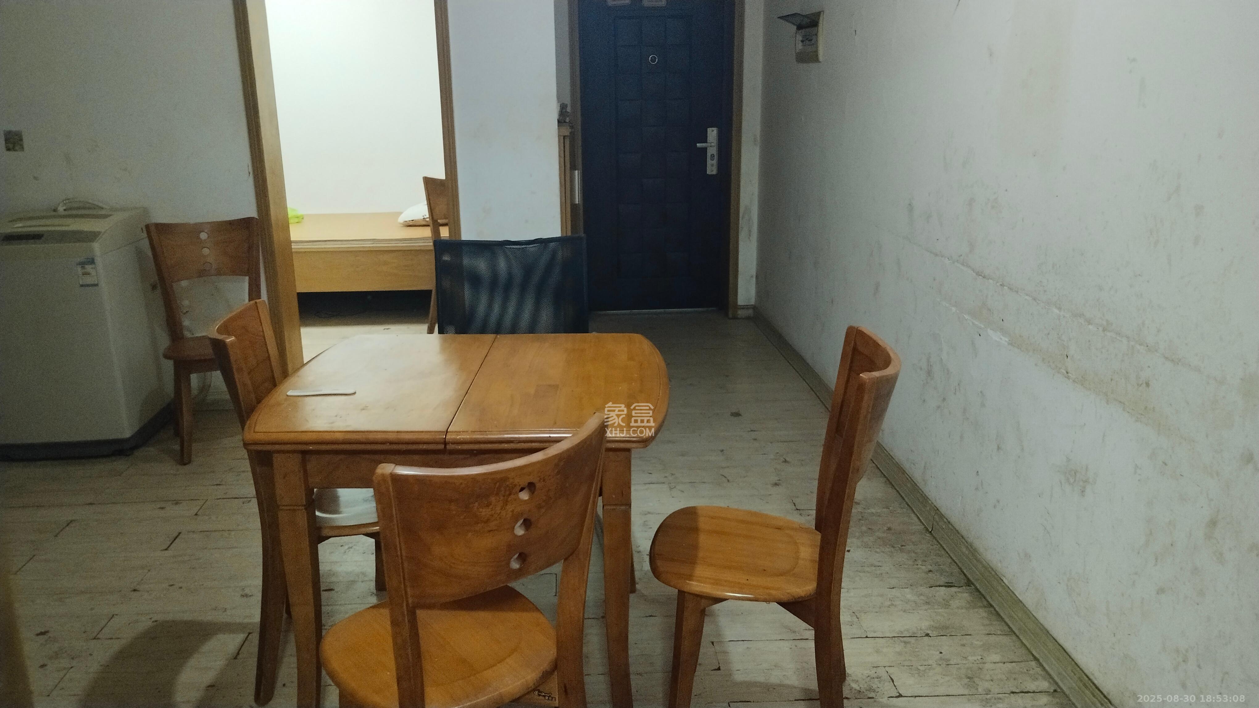 金麓西岸和苑  2室1厅1卫    1600.0元/月 金麓西岸和苑  2室1厅1卫    1600.0元/月室内图