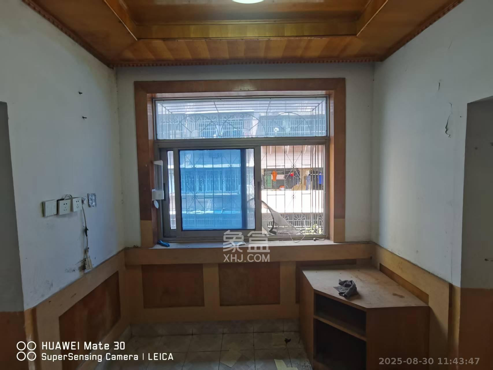 三泰街散盘  3室2厅1卫    2000.0元/月室内图