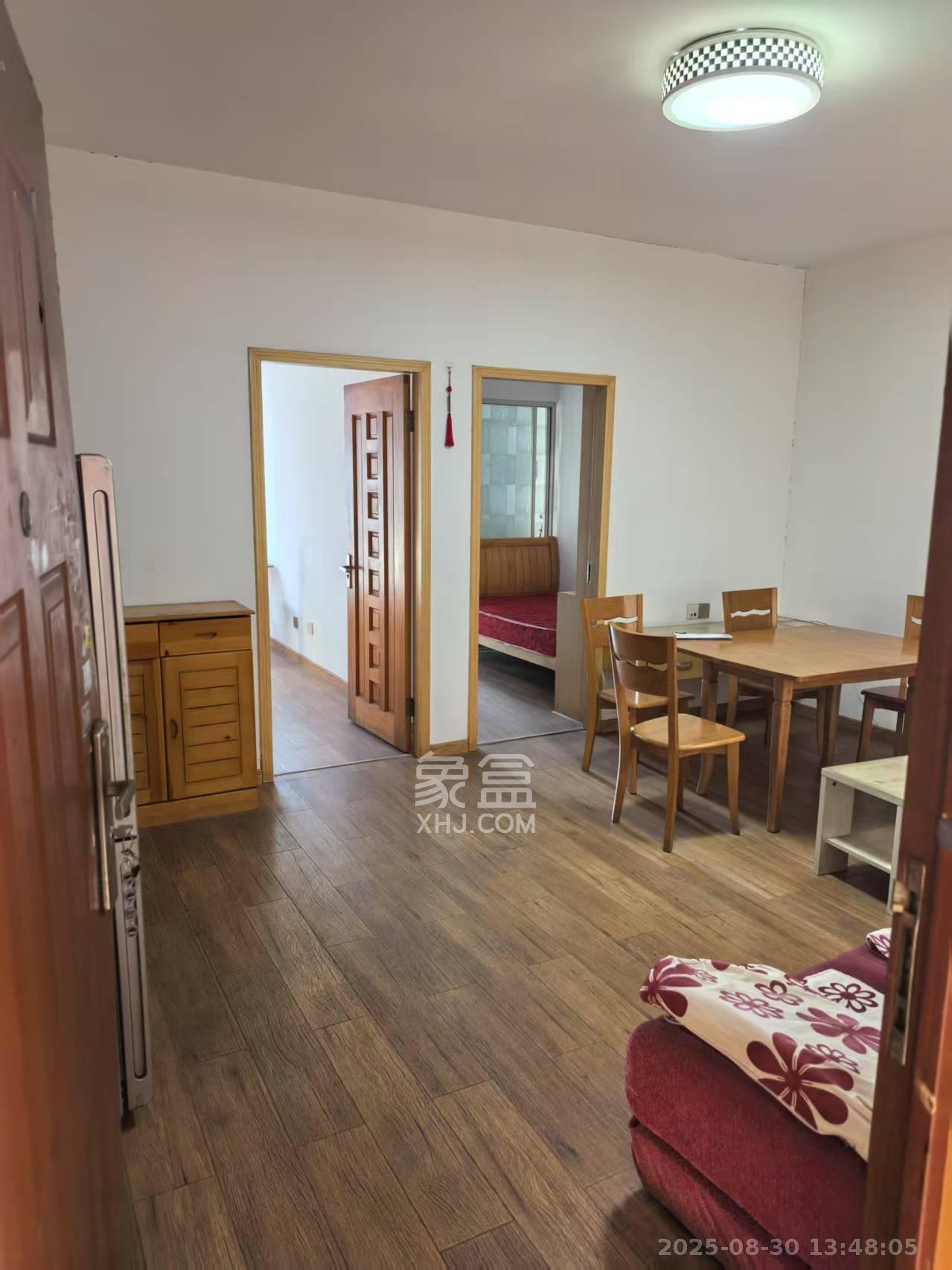 建鸿达华都(华都小户型及大华写字楼) 2室1厅1卫 2400.0元/月 建鸿达华都(华都小户型及大华写字楼) 2室1厅1卫 2400.0元/月室内图