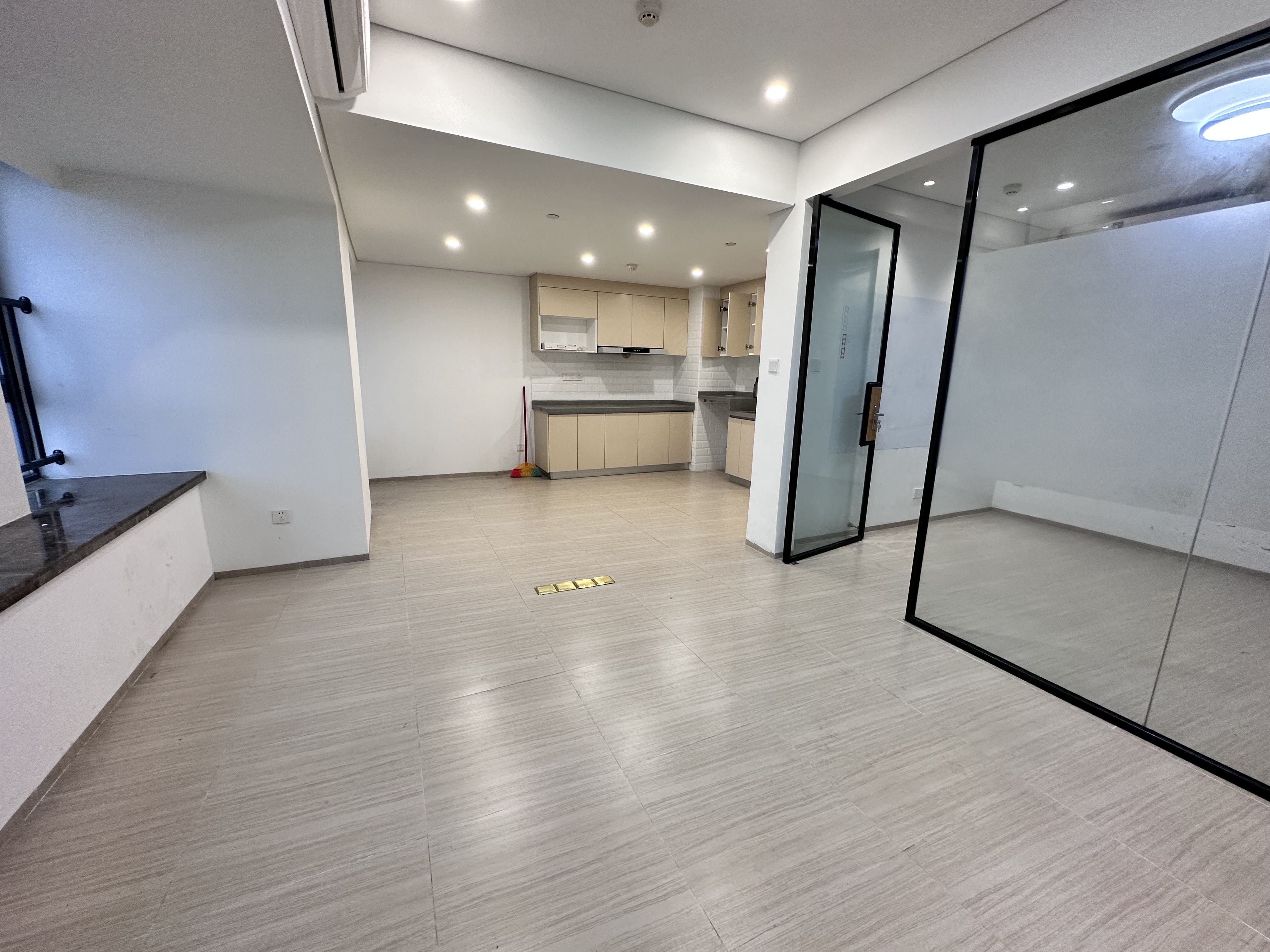 海航豪庭南苑  1室1厅1卫   2700.00元/月室内图