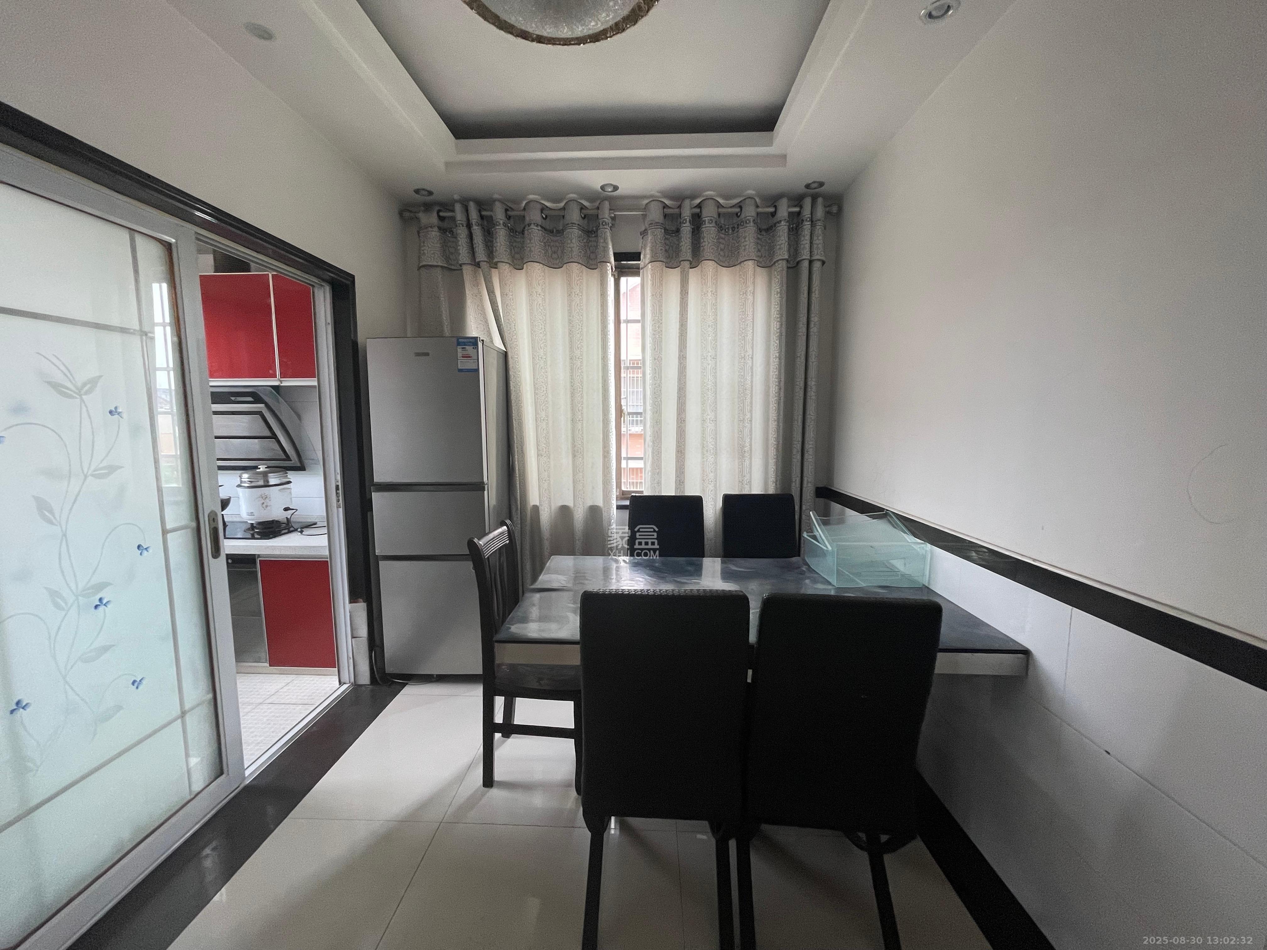 新路小区 3室1厅2卫 1800.0元/月 新路小区 3室1厅2卫 1800.0元/月室内图