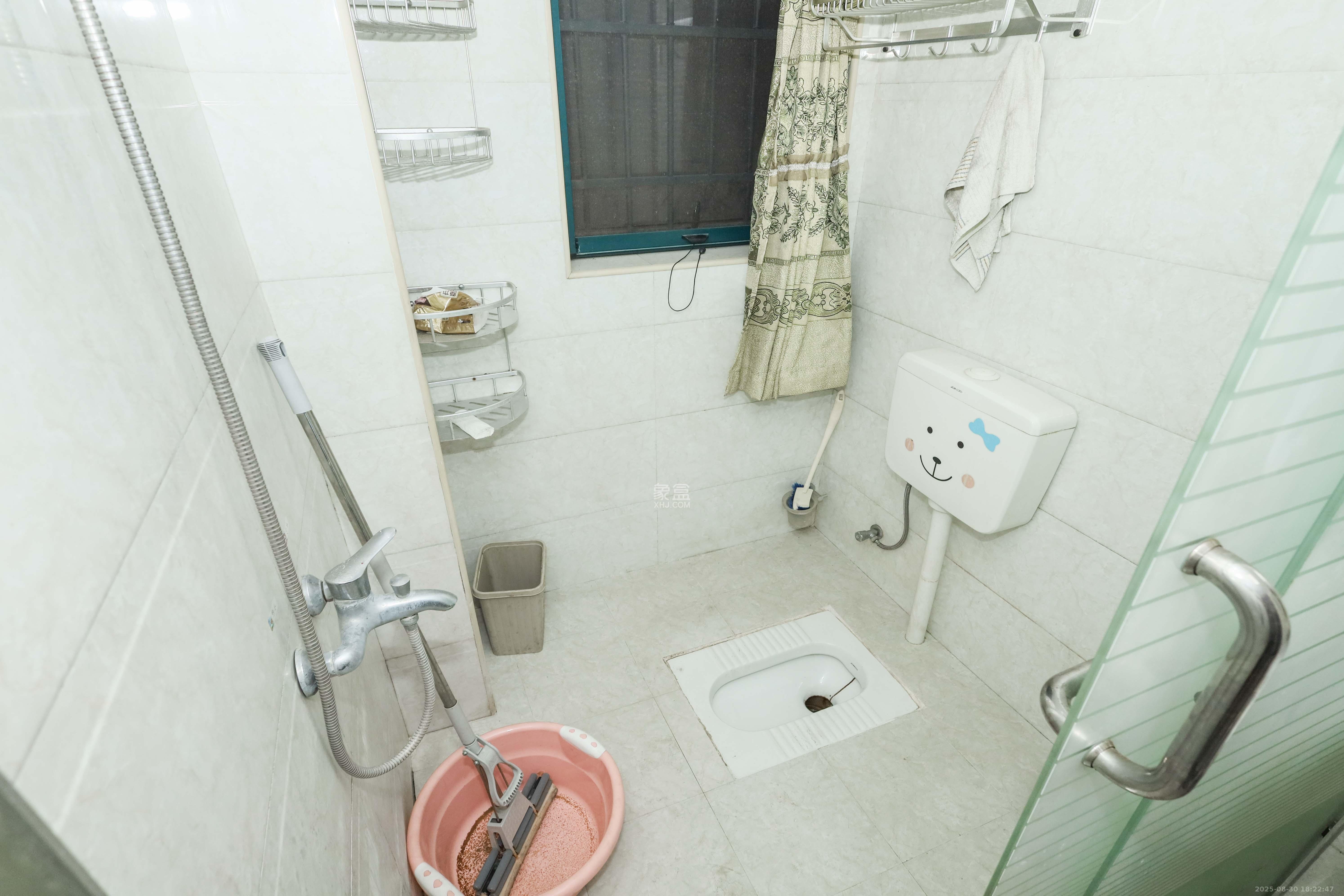 麓谷公馆(涉外国际公馆)  3室2厅2卫    92.0万 麓谷公馆(涉外国际公馆)  3室2厅2卫    92.0万卫生间