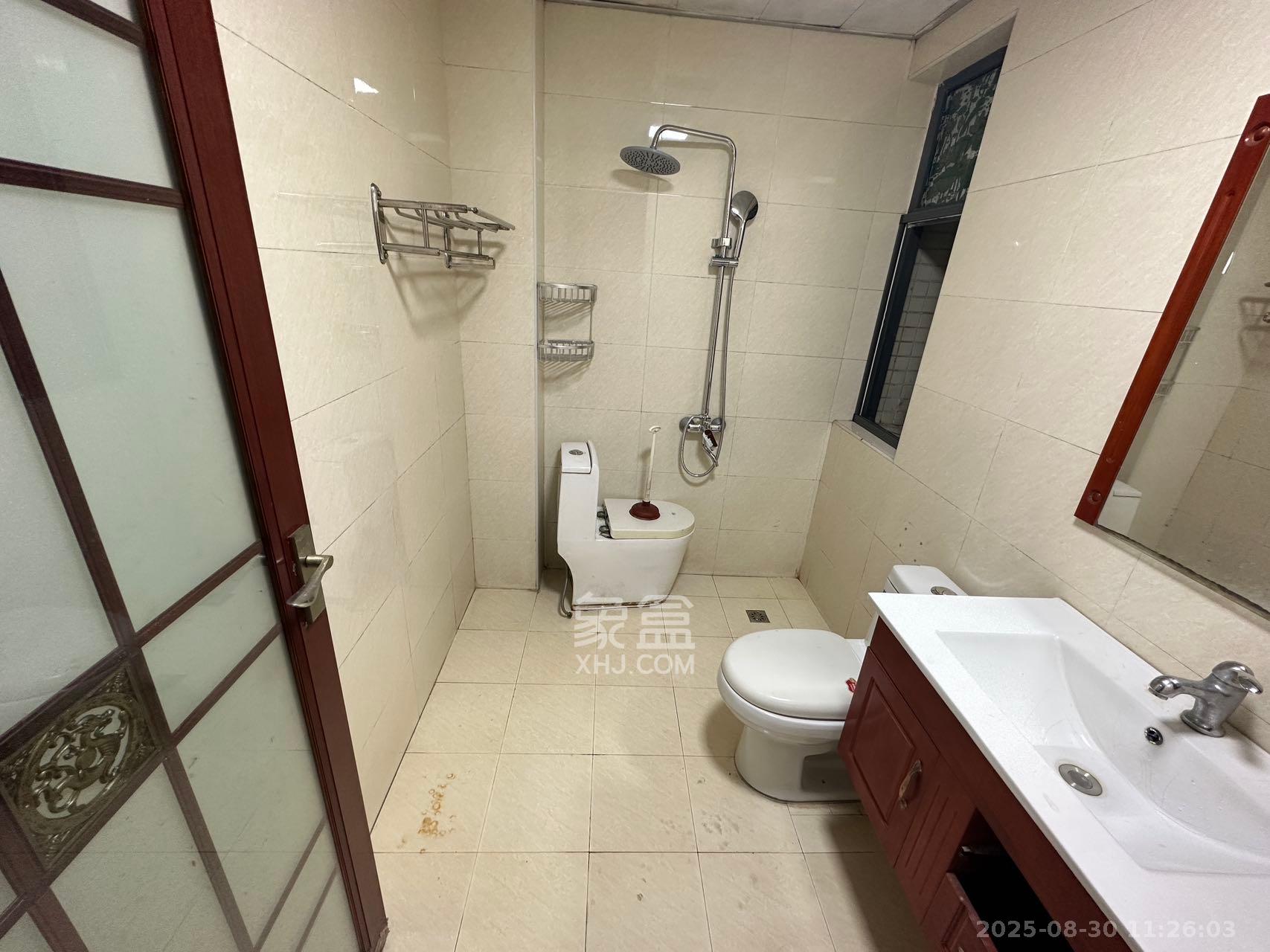 嘉宇盛世华章 3室2厅2卫 2800.0元/月 嘉宇盛世华章 3室2厅2卫 2800.0元/月室内图