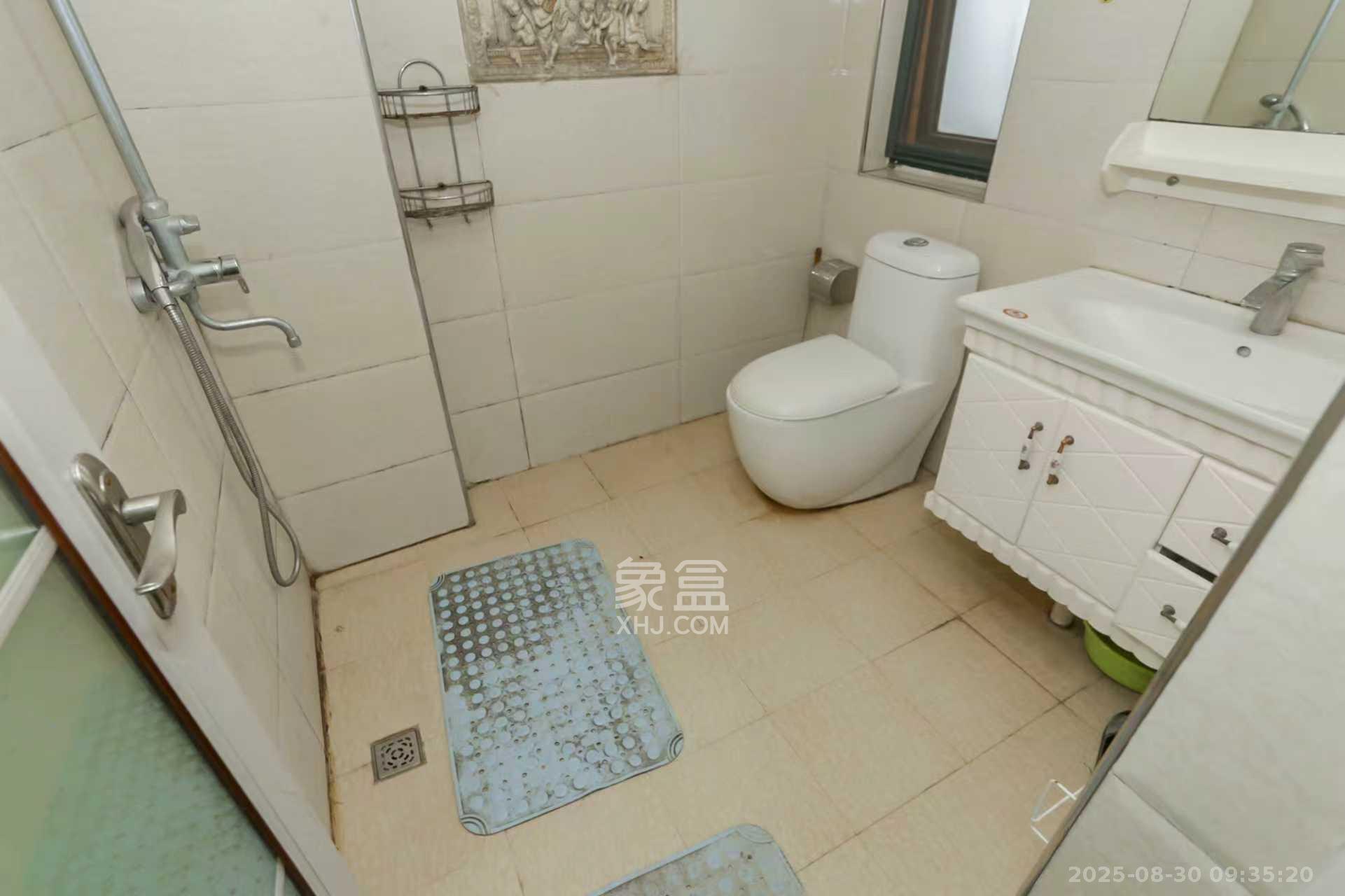 北京御园一二期(国泰嘉园) 4室2厅2卫 4600.0元/月 北京御园一二期(国泰嘉园) 4室2厅2卫 4600.0元/月室内图