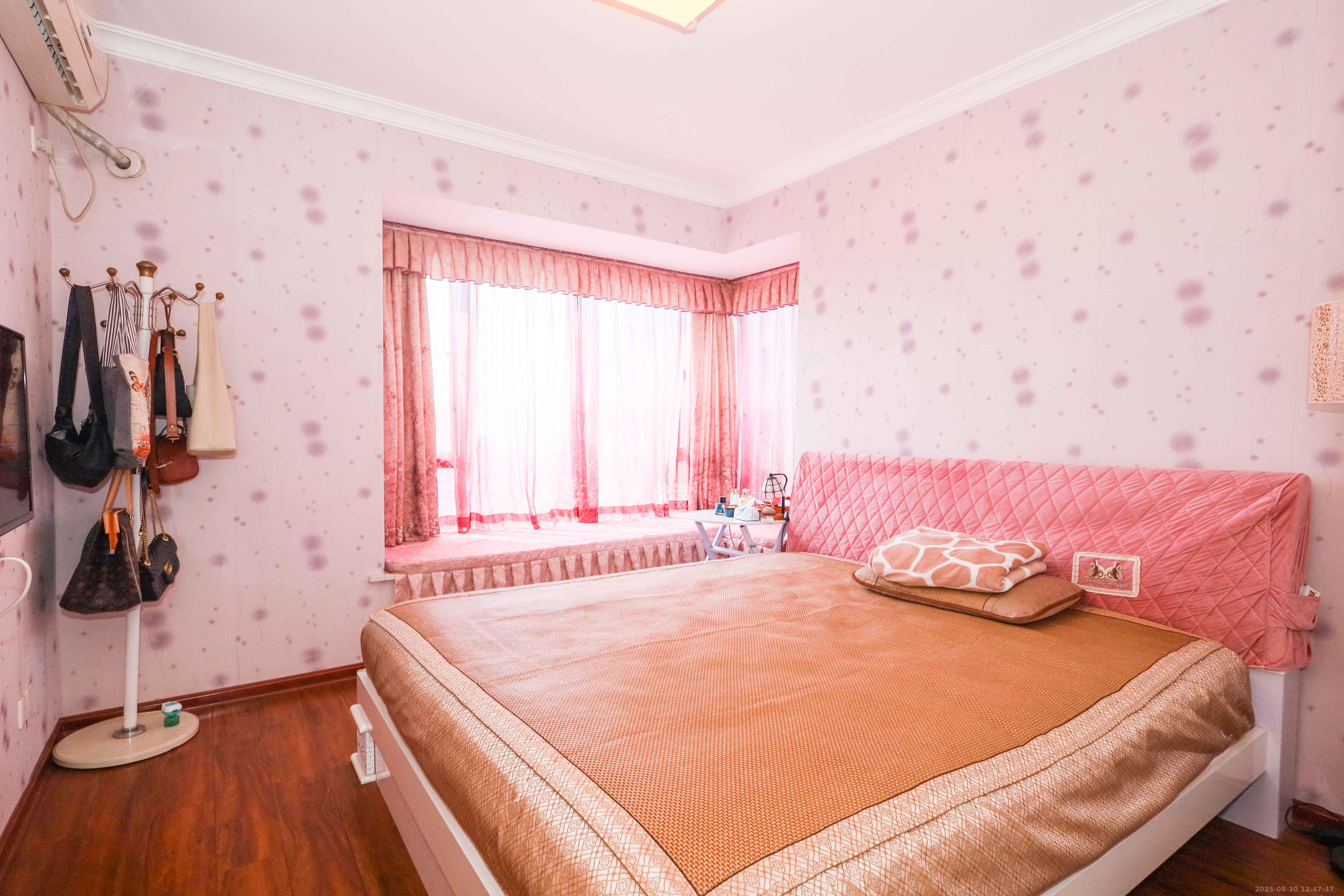 保利麓谷林语B区  3室2厅1卫    88.0万 保利麓谷林语B区  3室2厅1卫    88.0万卧室