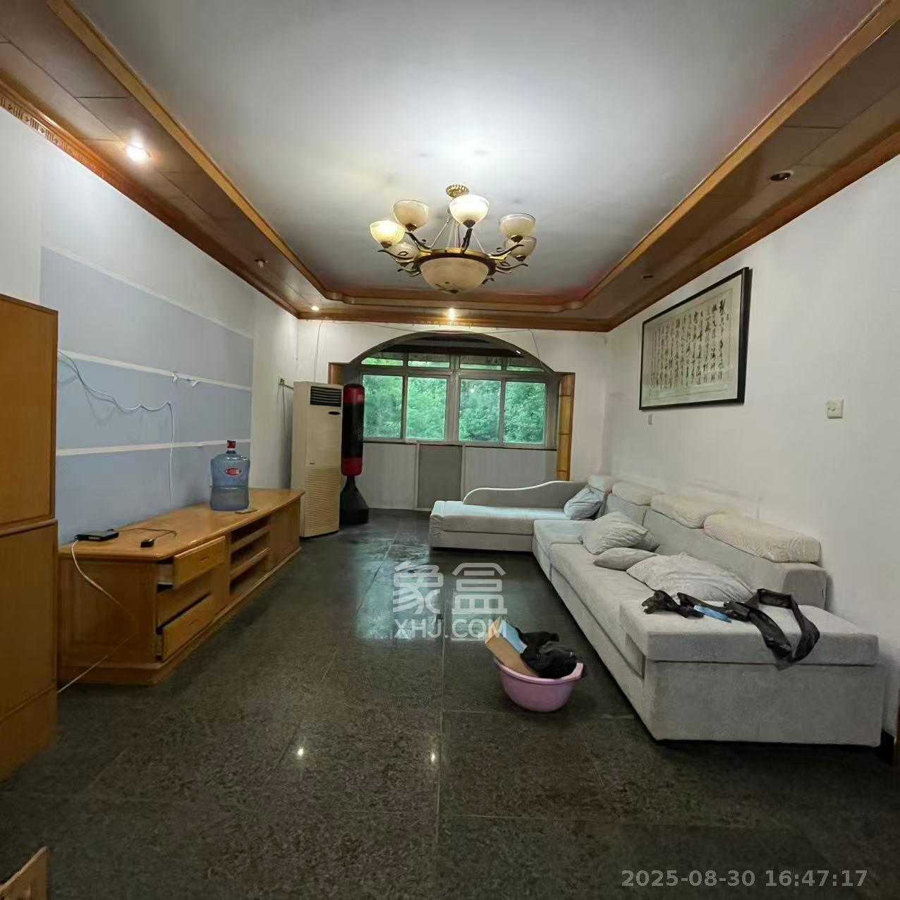 南湖路水工机械厂宿舍 1室2厅1卫 1500.0元/月 南湖路水工机械厂宿舍 1室2厅1卫 1500.0元/月室内图