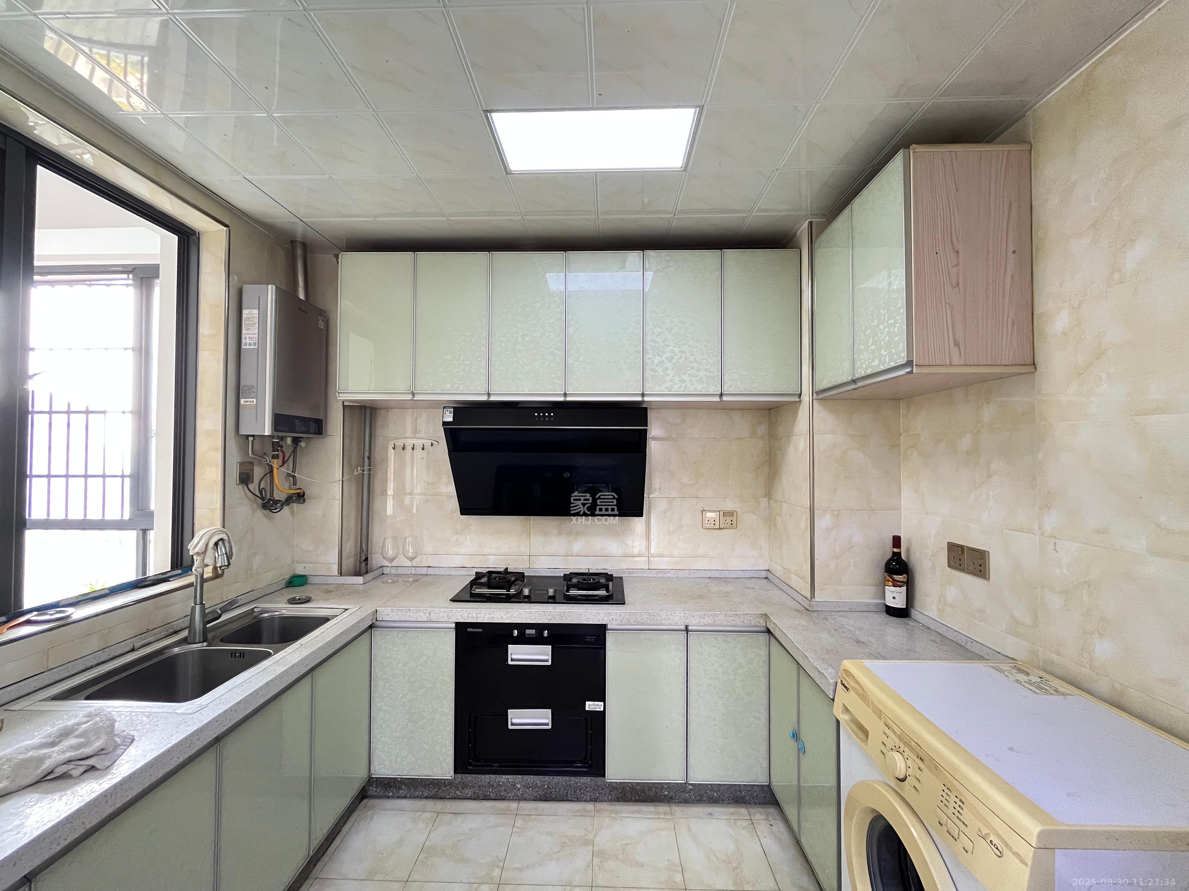 海德公园 4室2厅2卫 2000.0元/月 海德公园 4室2厅2卫 2000.0元/月室内图