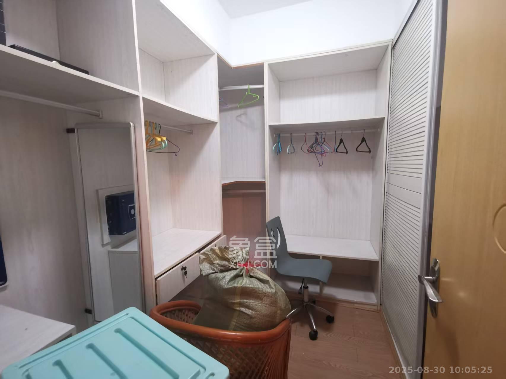 华银天际  3室2厅2卫    1800.0元/月室内图