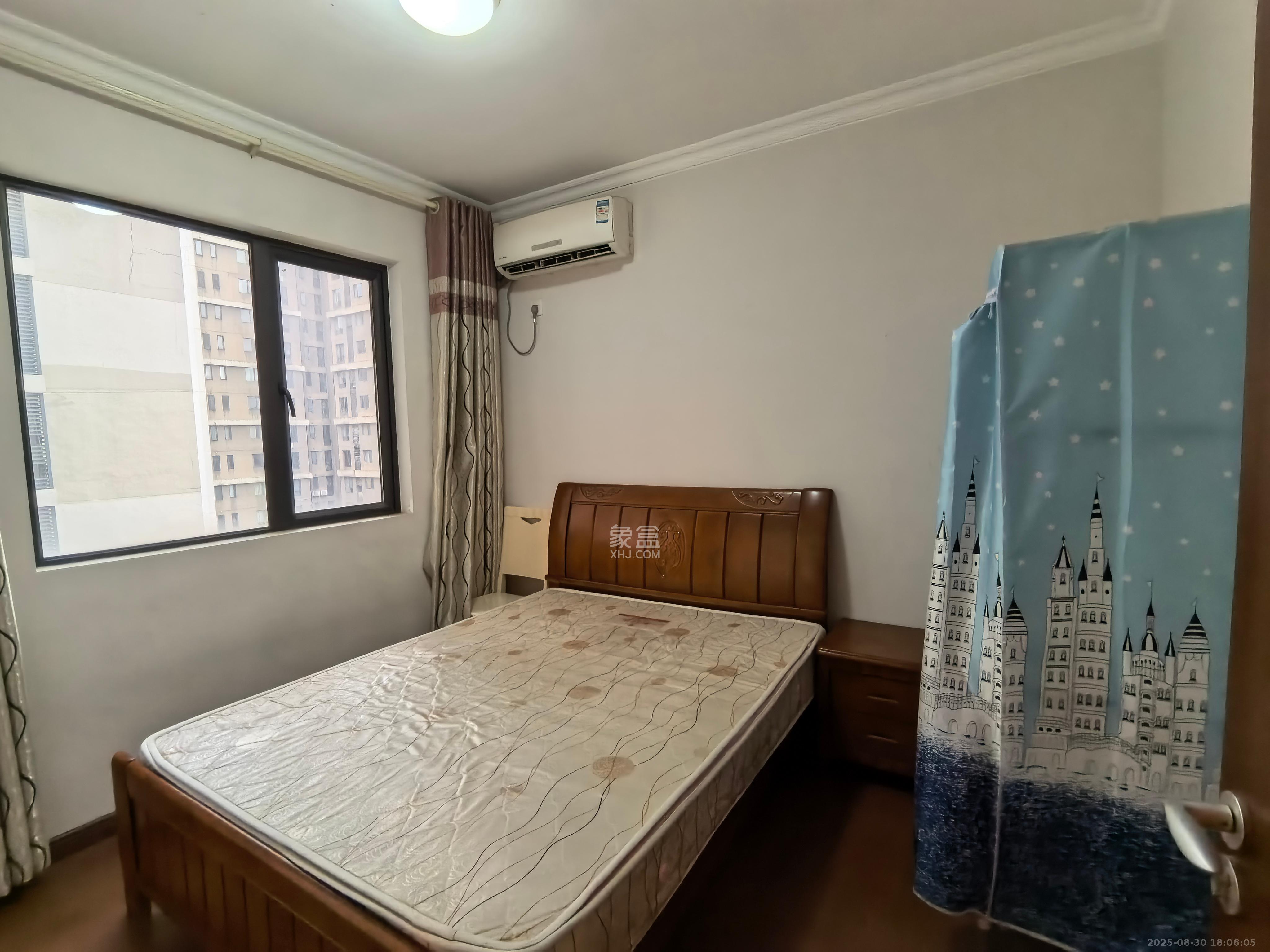 万科城  3室2厅1卫    2400.0元/月室内图