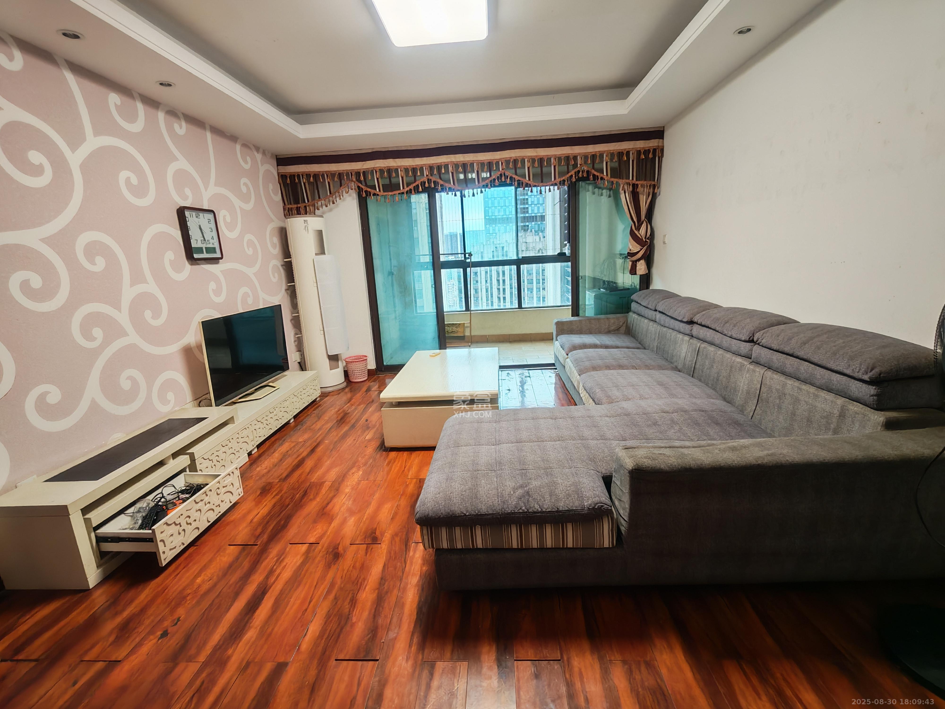 绿地中央广场  3室2厅2卫    3200.0元/月室内图