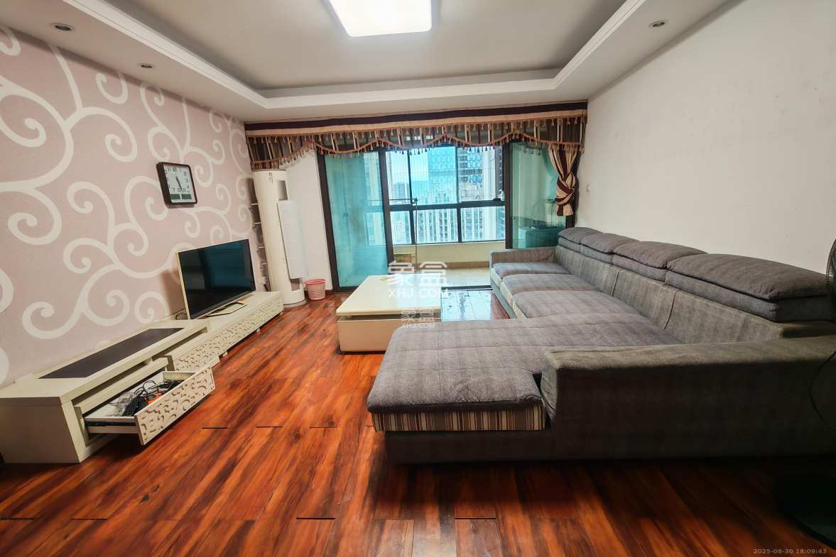 绿地中央广场  3室2厅2卫    3200.0元/月 绿地中央广场  3室2厅2卫    3200.0元/月室内图