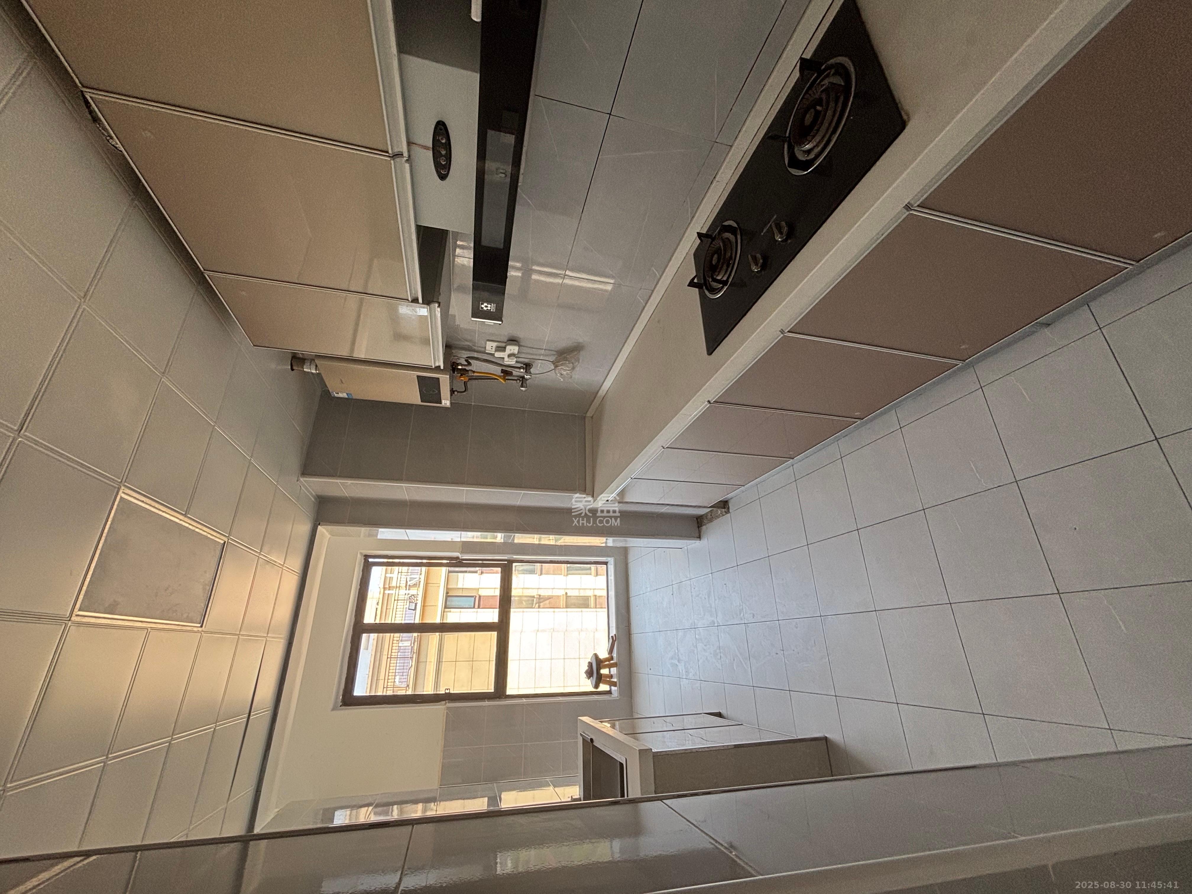 绿地海外滩二期 3室2厅2卫 2300.0元/月 绿地海外滩二期 3室2厅2卫 2300.0元/月室内图