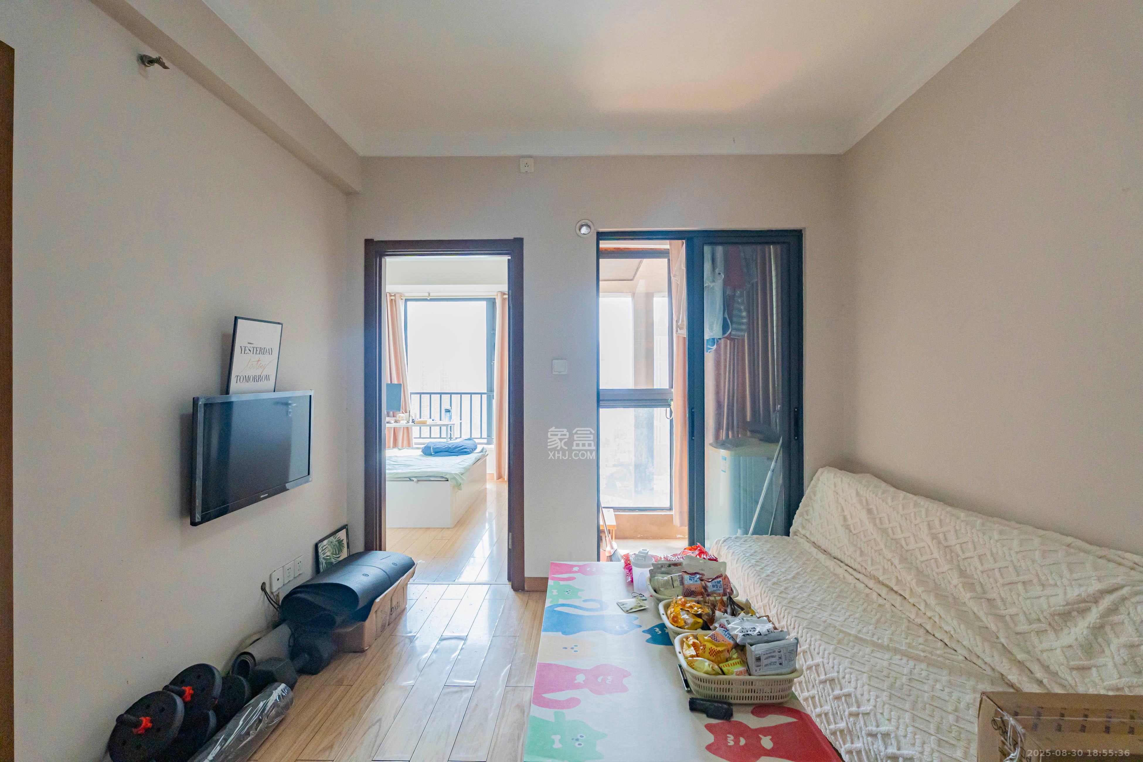 藏珑湖上国际花园  1室1厅1卫    35.0万 藏珑湖上国际花园  1室1厅1卫    35.0万