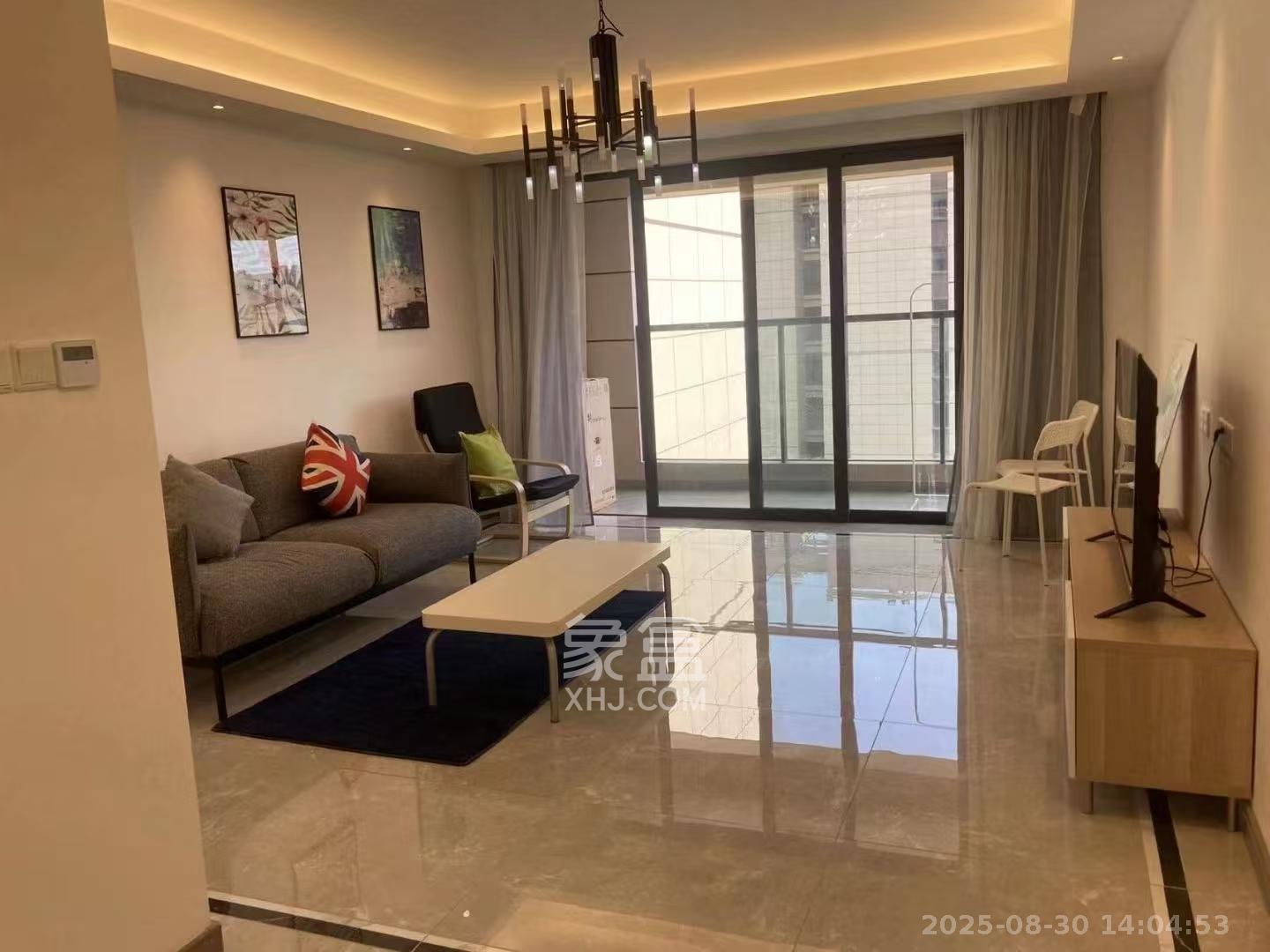 龙湖铂金中心(龙湖春江郦城)  4室2厅2卫    5300.0元/月 龙湖铂金中心(龙湖春江郦城)  4室2厅2卫    5300.0元/月室内图