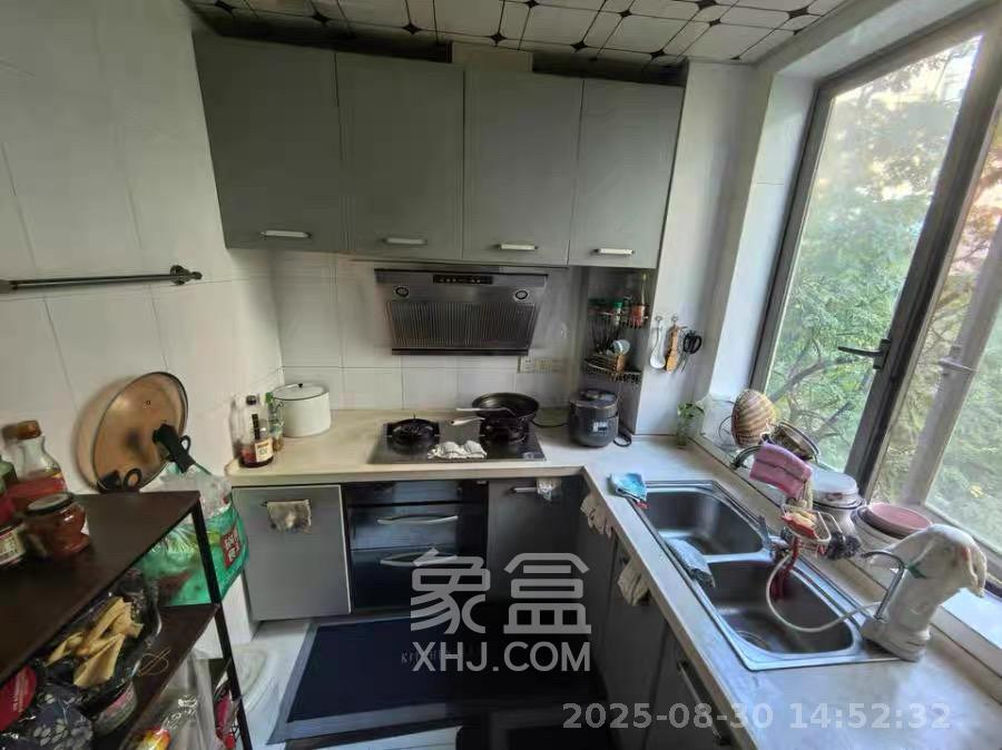 新城新世界一二三期  3室2厅2卫    2500.0元/月室内图