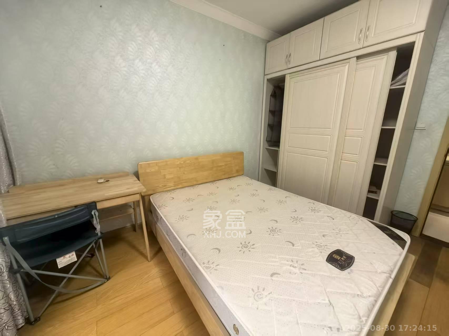 中海国际四期  2室2厅1卫    2000.0元/月 中海国际四期  2室2厅1卫    2000.0元/月