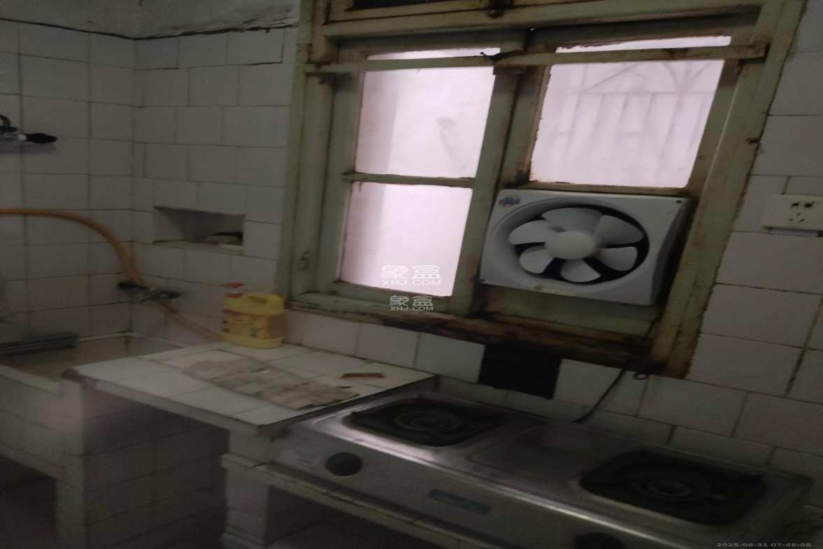 红旗区五片 2室1厅1卫 1600.0元/月 红旗区五片 2室1厅1卫 1600.0元/月室内图