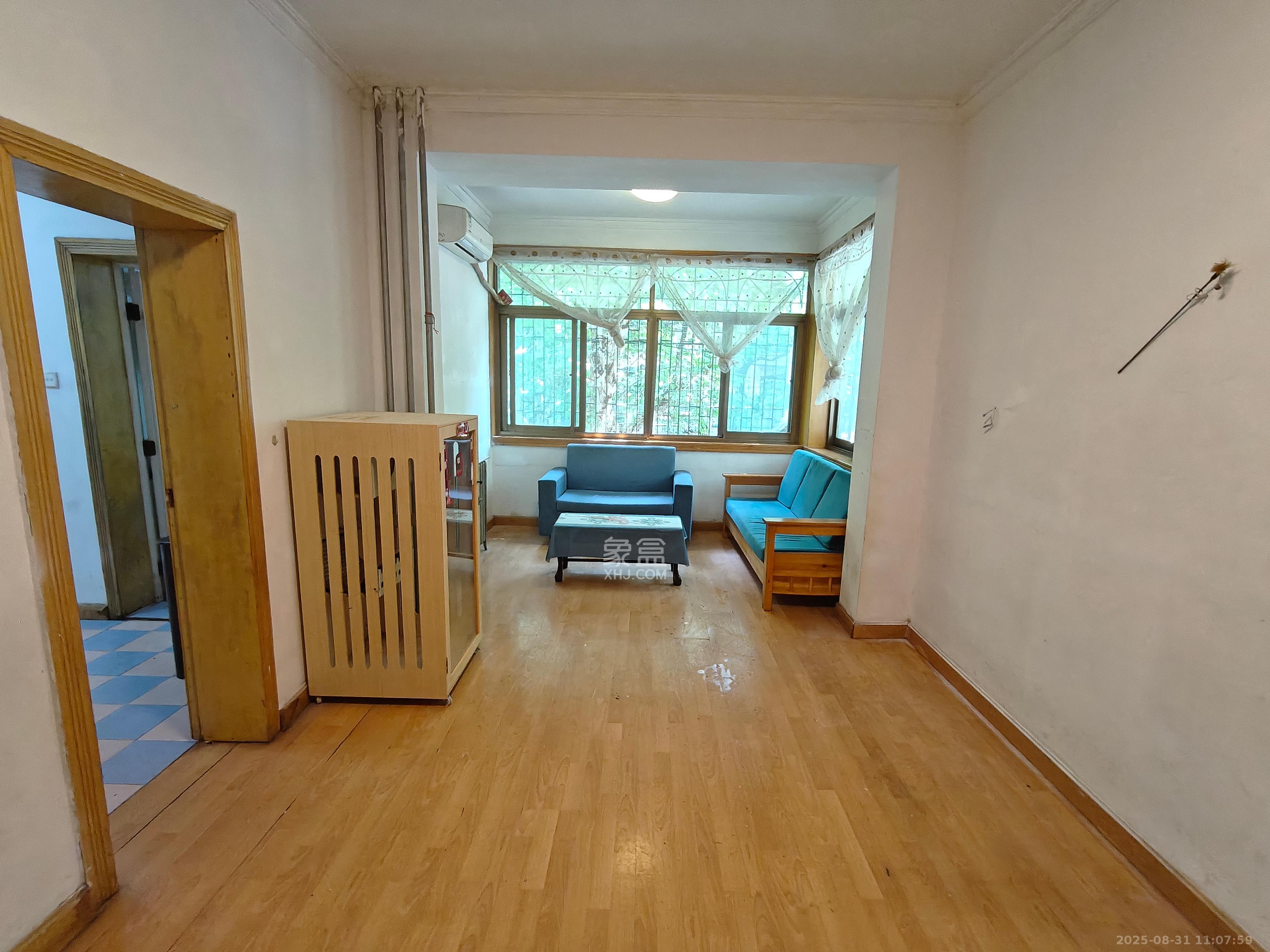 省政府机关梓园住宅区 3室2厅2卫 2300.0元/月 省政府机关梓园住宅区 3室2厅2卫 2300.0元/月室内图