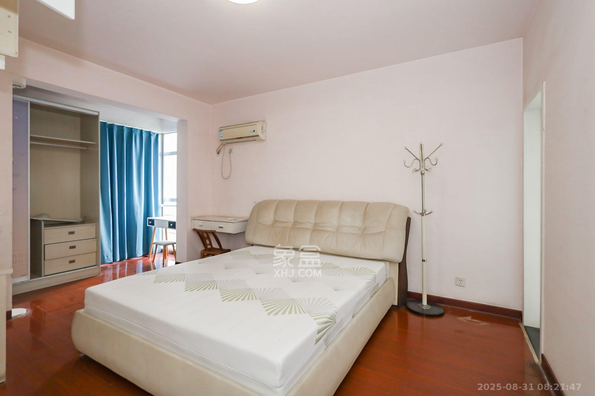 沁园春  3室2厅2卫    3200.0元/月室内图