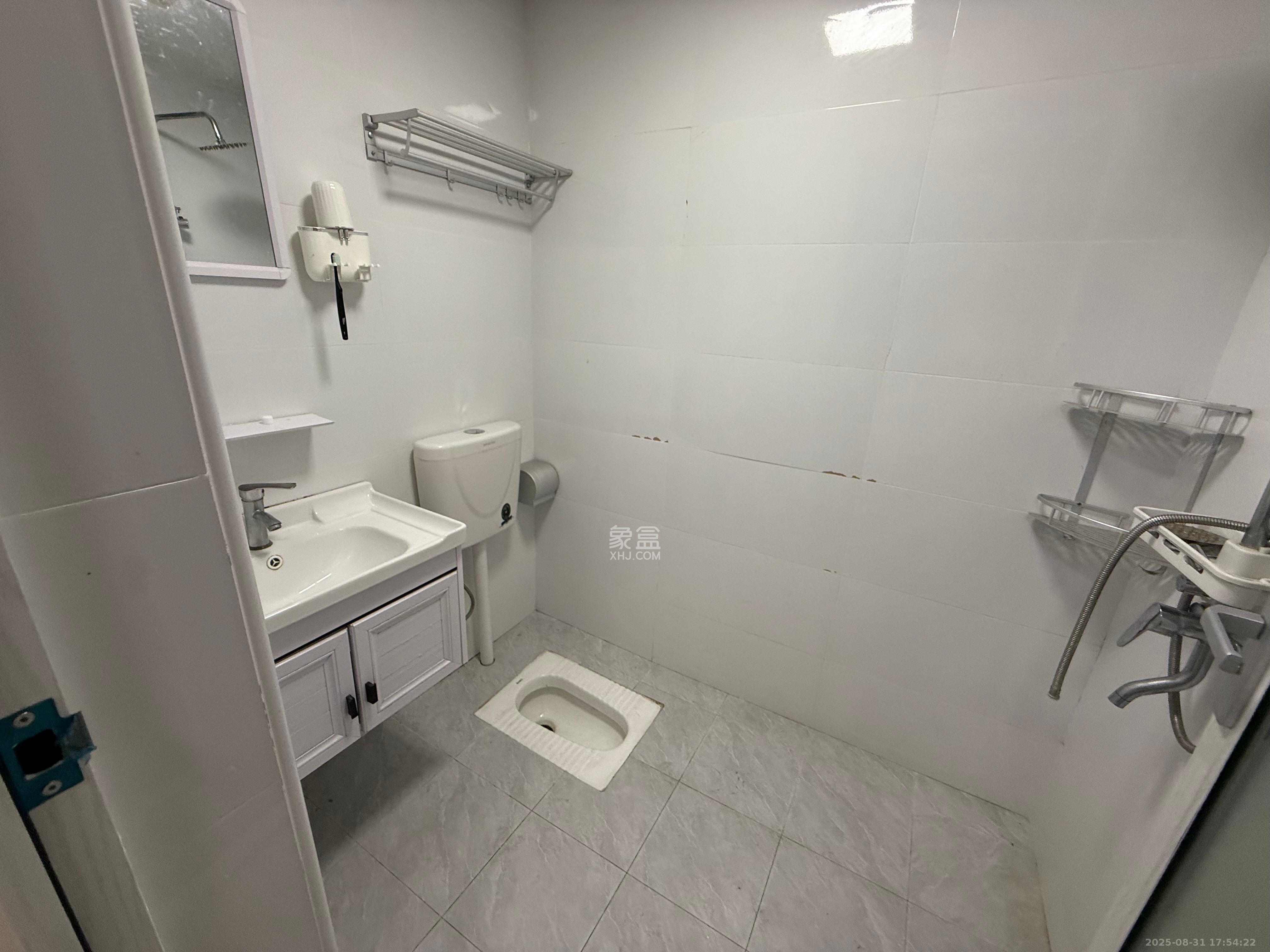 钱隆世家  1室1厅1卫    1500.0元/月 钱隆世家  1室1厅1卫    1500.0元/月