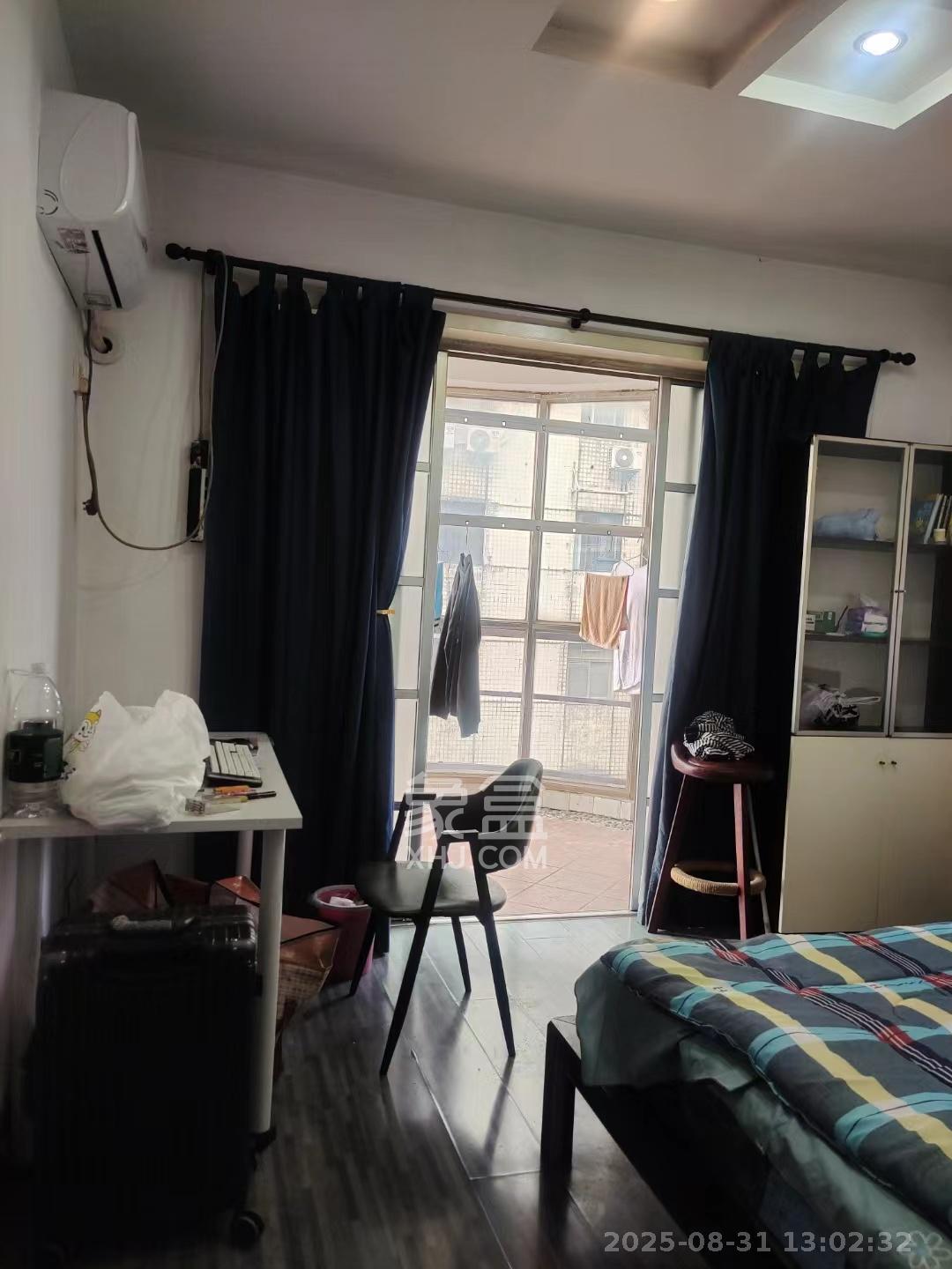 华天新城  3室2厅1卫    3800.0元/月 华天新城  3室2厅1卫    3800.0元/月室内图