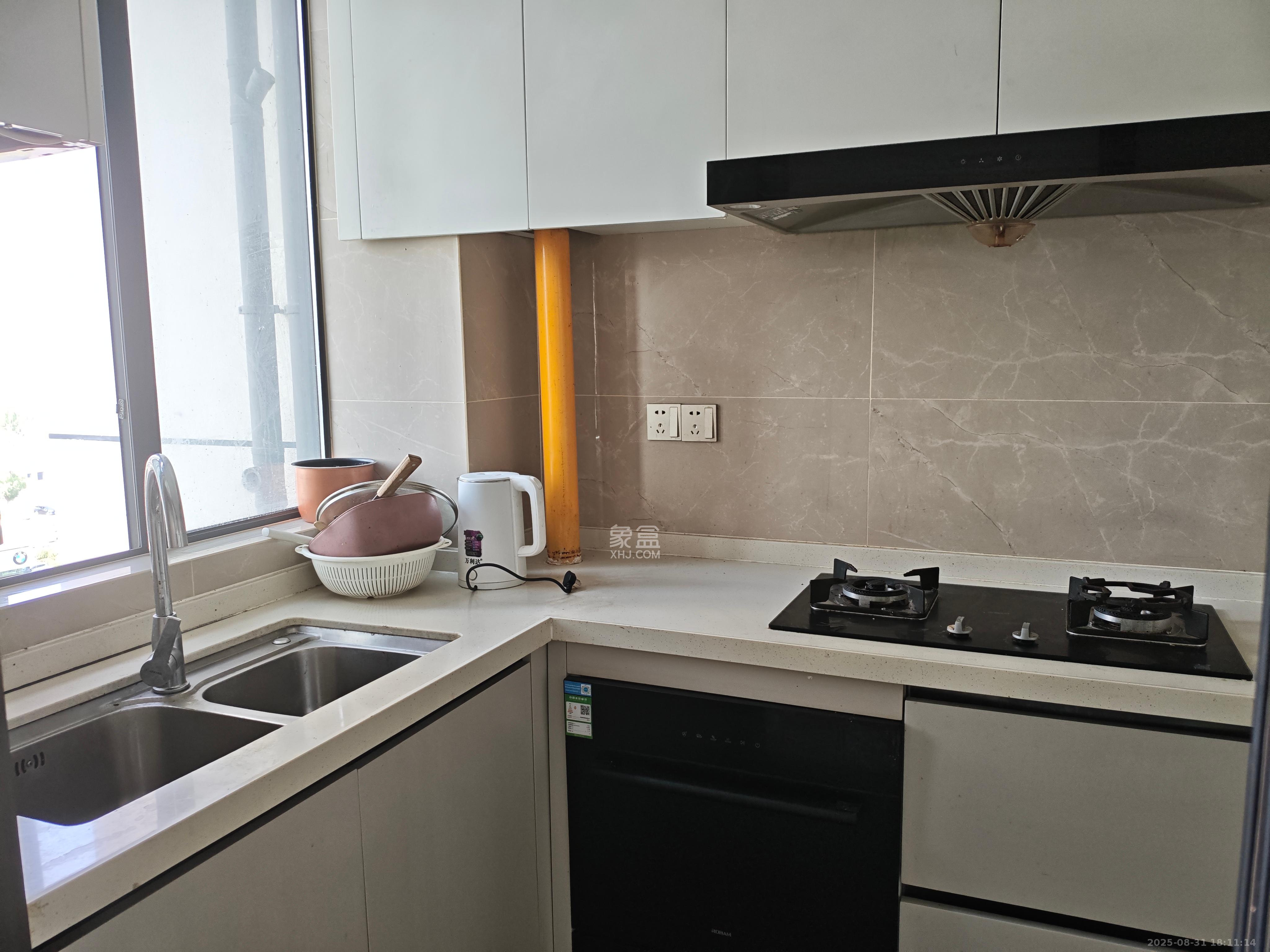 梅溪枫林  4室2厅2卫    3500.0元/月 梅溪枫林  4室2厅2卫    3500.0元/月室内图