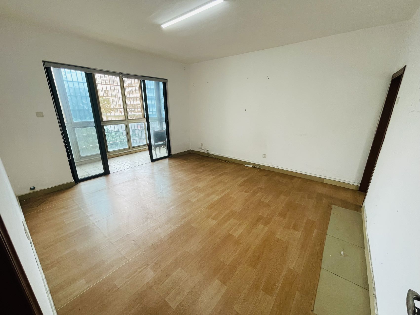 金龙城市广场二期  2室1厅1卫    2800.0元/月 金龙城市广场二期  2室1厅1卫    2800.0元/月室内图