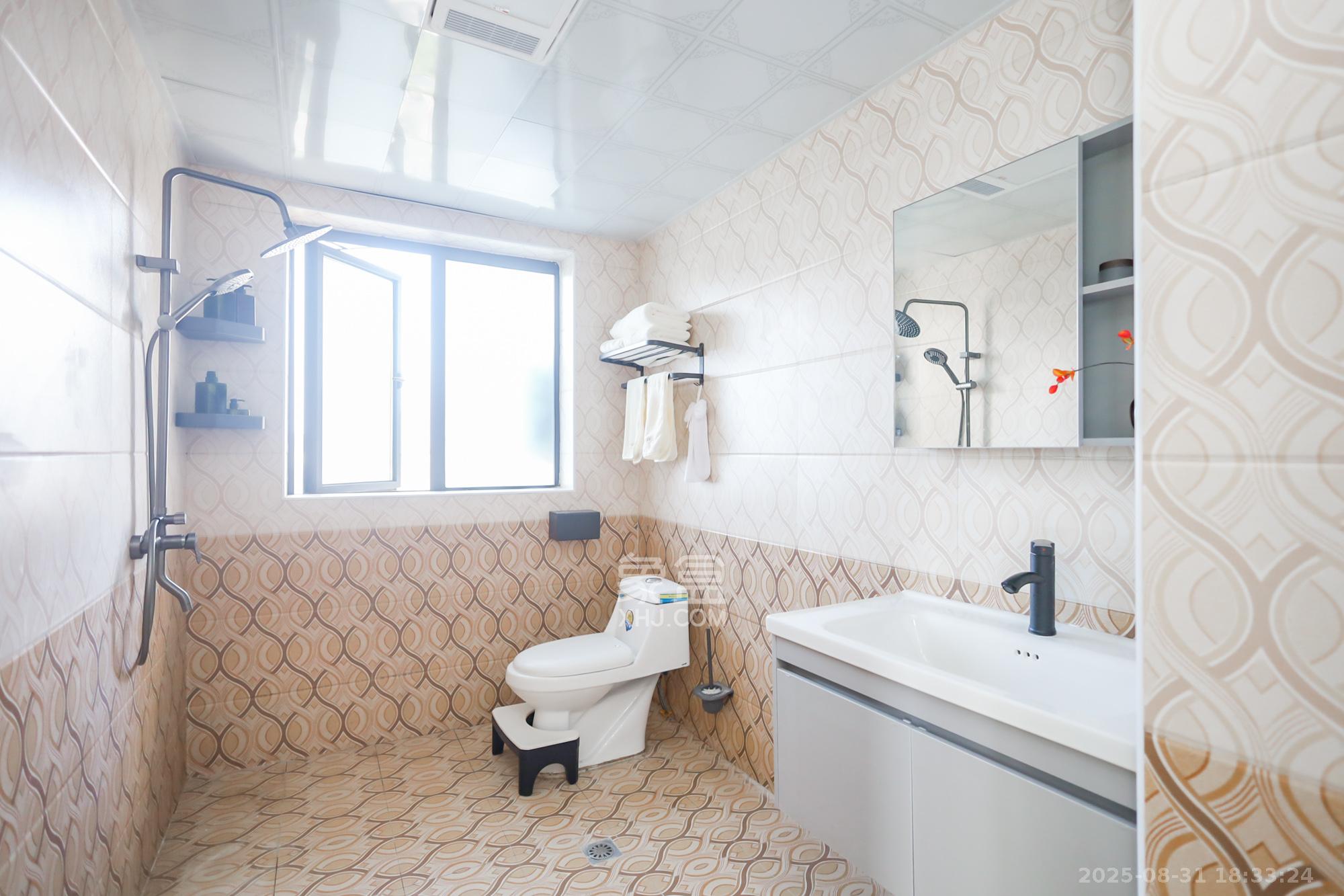 兰亭都荟(璟峰苑) 3室2厅2卫 128.0万 兰亭都荟(璟峰苑) 3室2厅2卫 128.0万卫生间