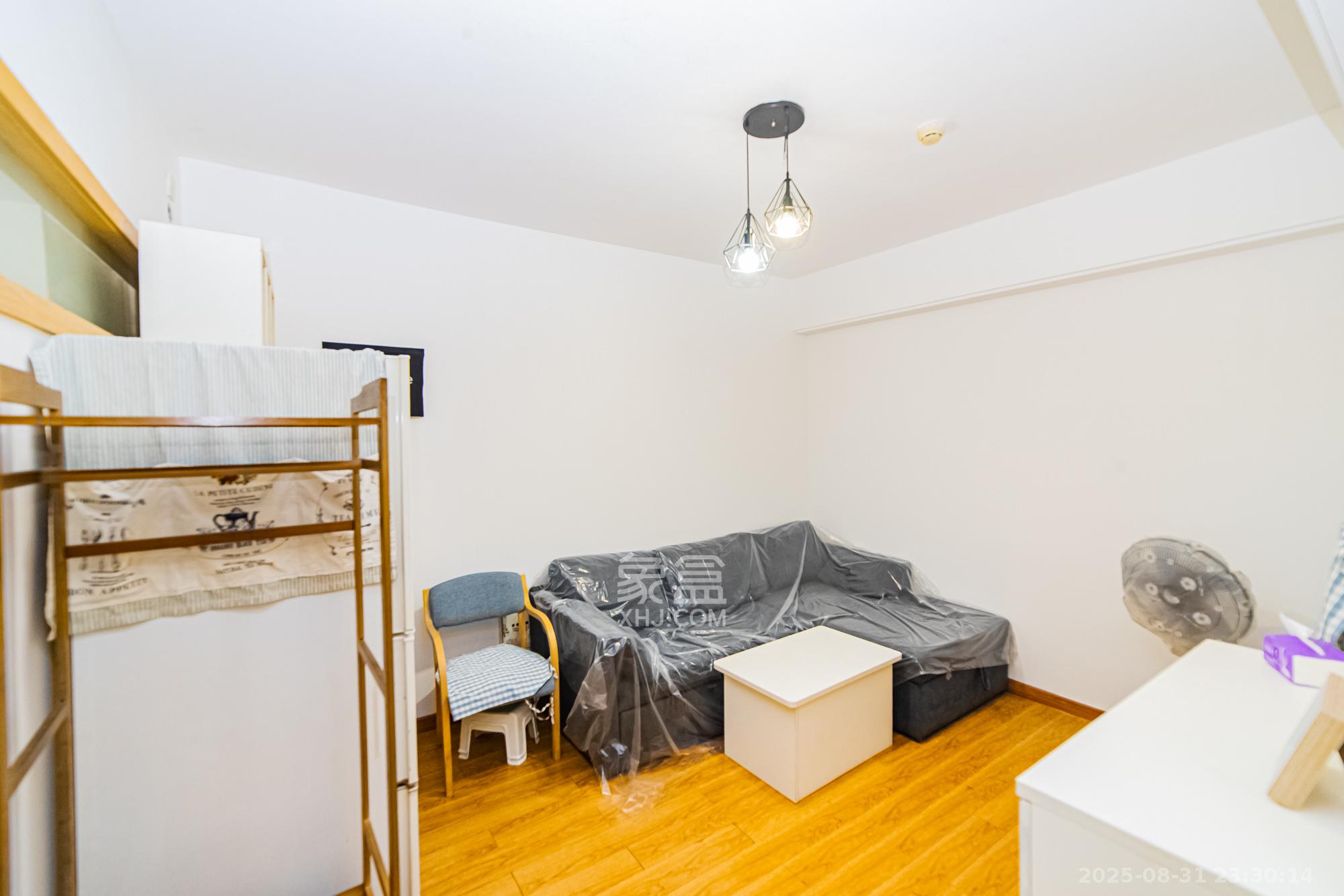 北辰三角洲E3区  1室1厅1卫    52.0万客厅