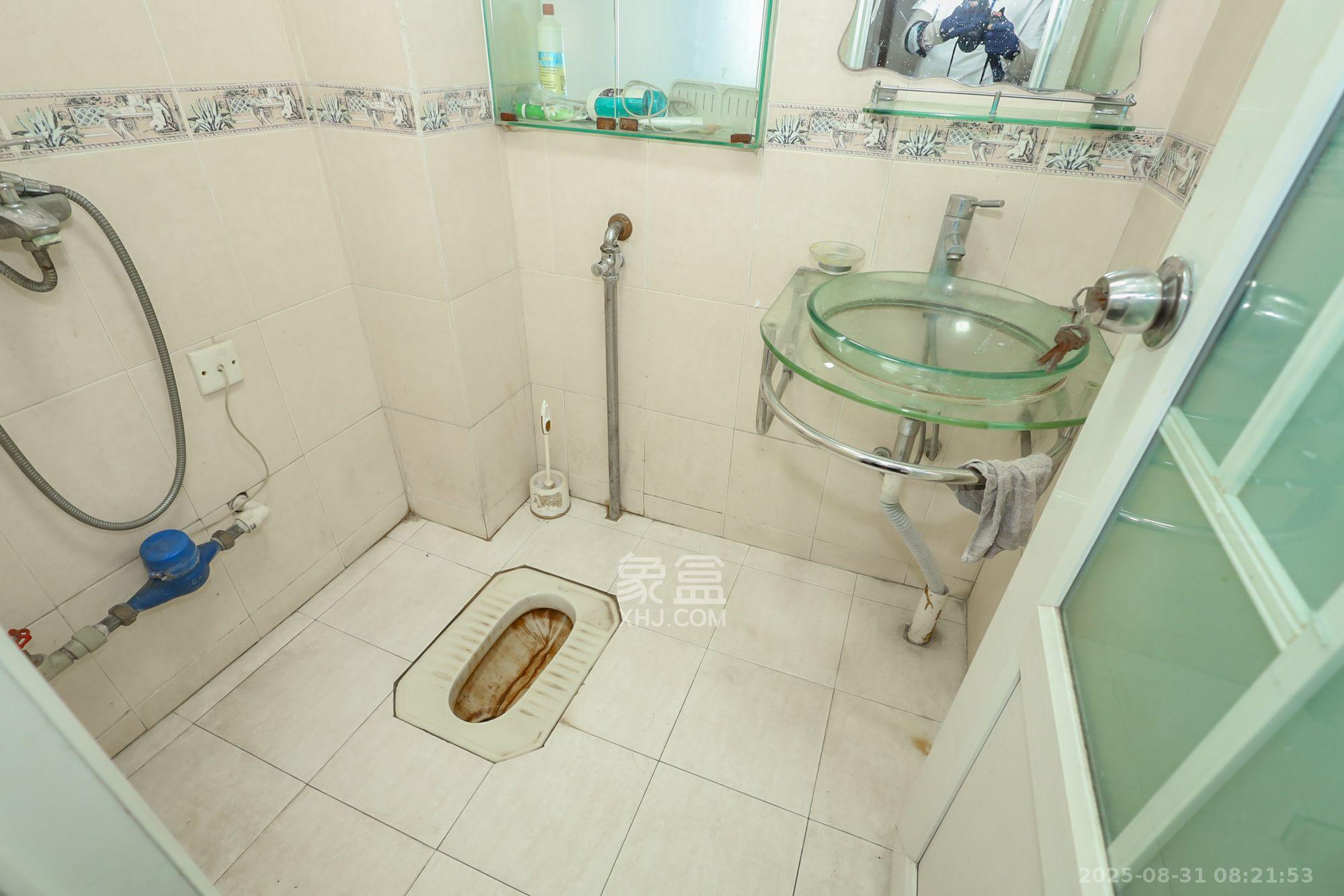 沁园春  3室2厅2卫    3200.0元/月室内图