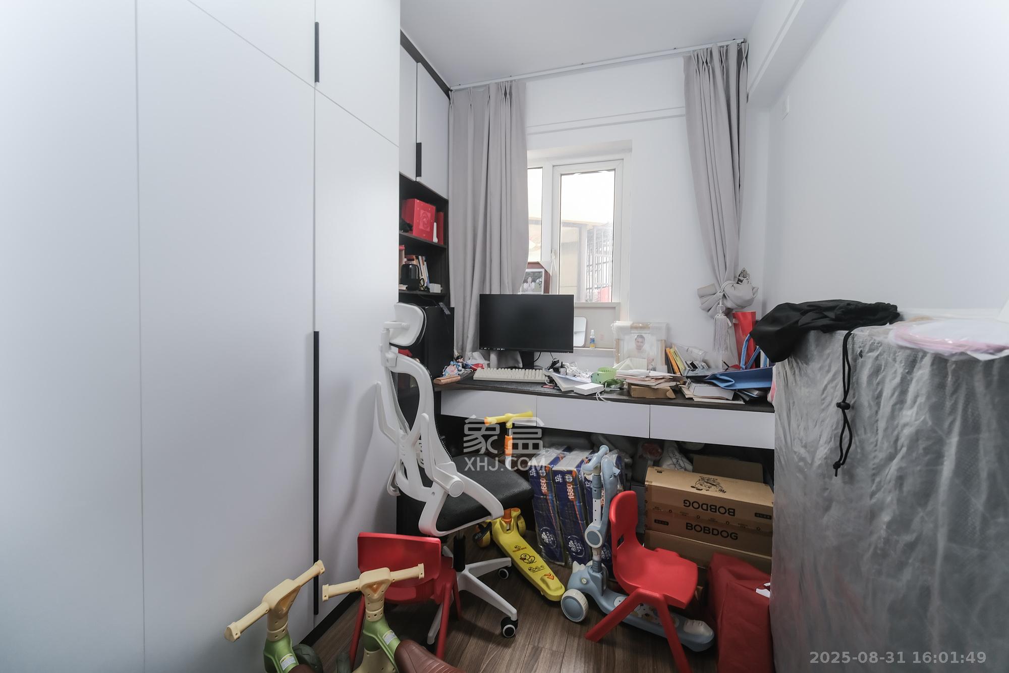 保利香槟国际 4室2厅2卫 110.0万 保利香槟国际 4室2厅2卫 110.0万卧室