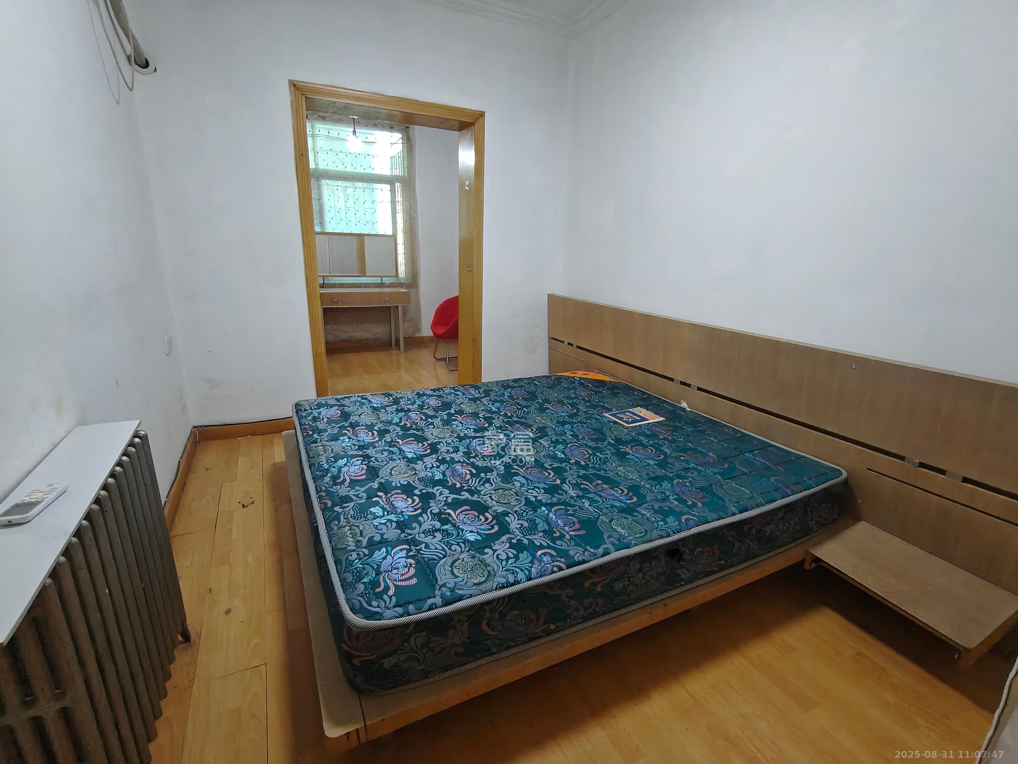 省政府机关梓园住宅区 3室2厅2卫 2300.0元/月 省政府机关梓园住宅区 3室2厅2卫 2300.0元/月室内图