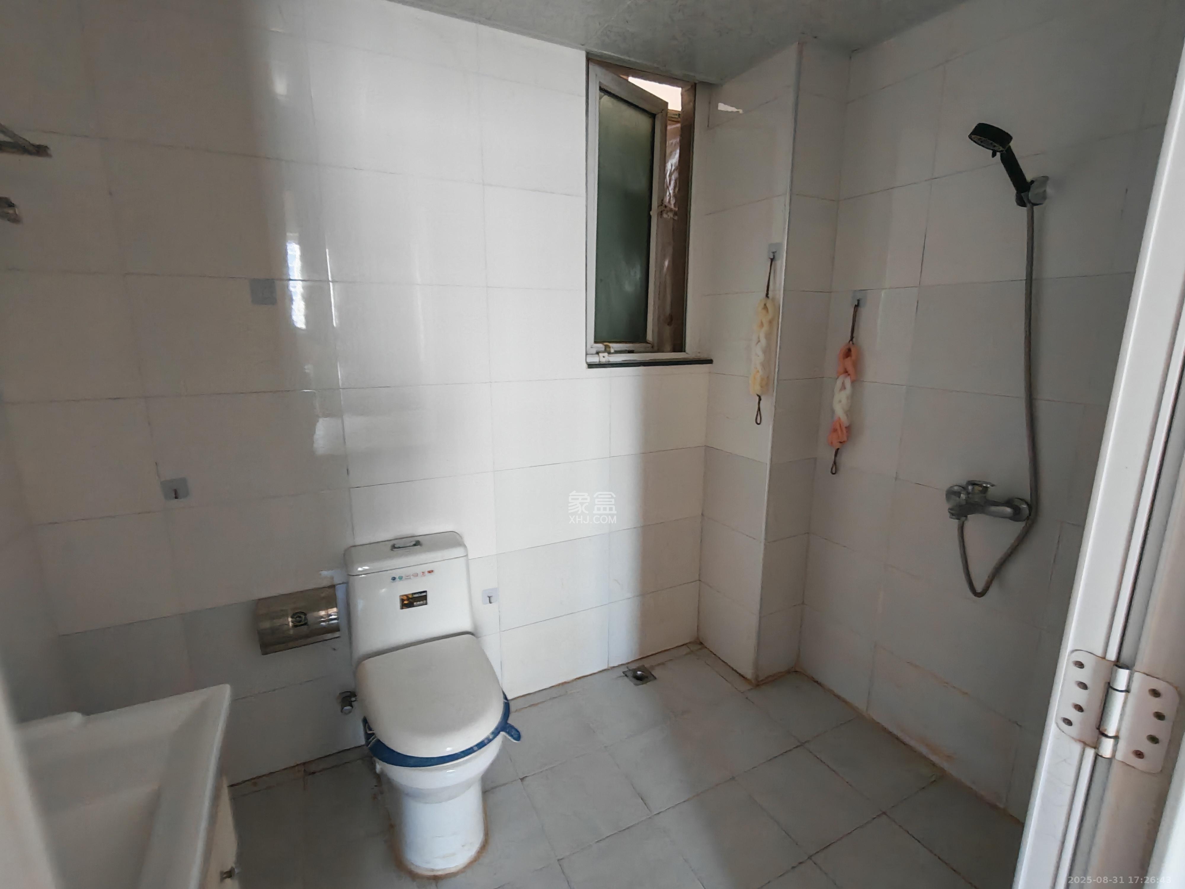 未来现代城  4室2厅2卫    2200.0元/月室内图