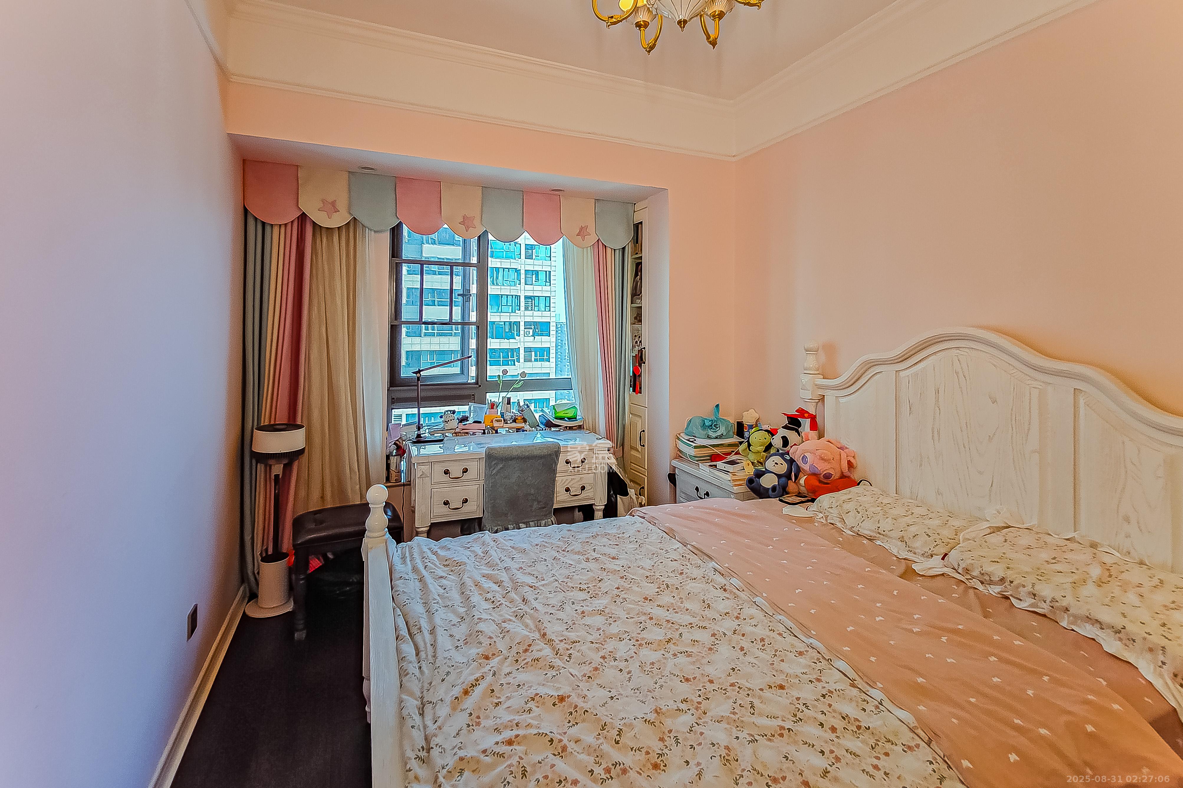 保利国际广场  4室2厅2卫    330.0万卧室