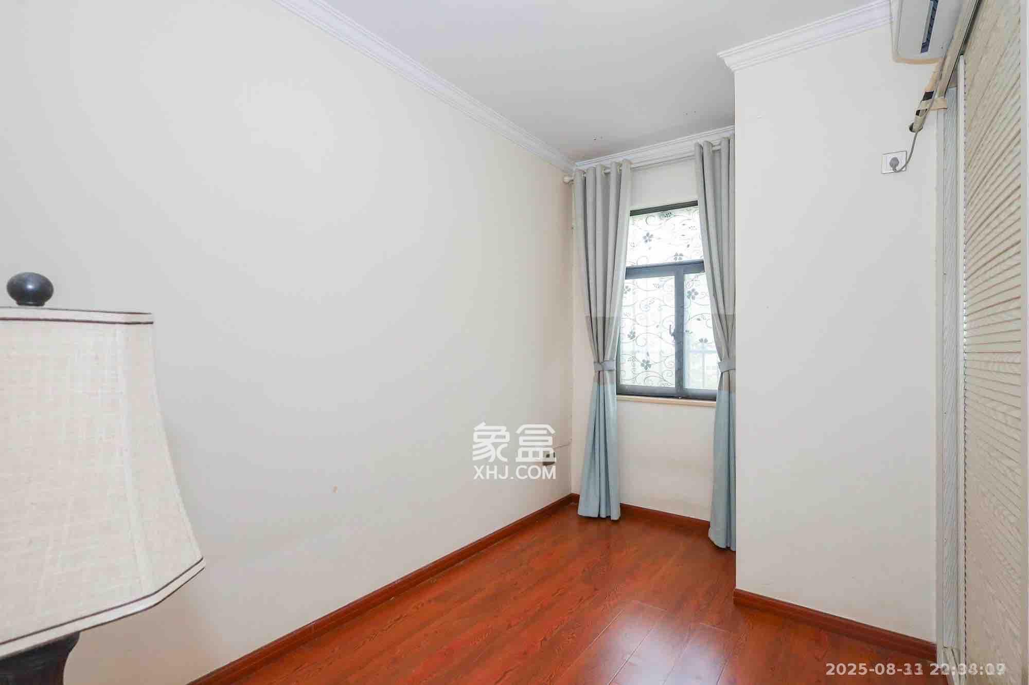 阳光丽城一期  4室2厅2卫    3500.0元/月 阳光丽城一期  4室2厅2卫    3500.0元/月室内图